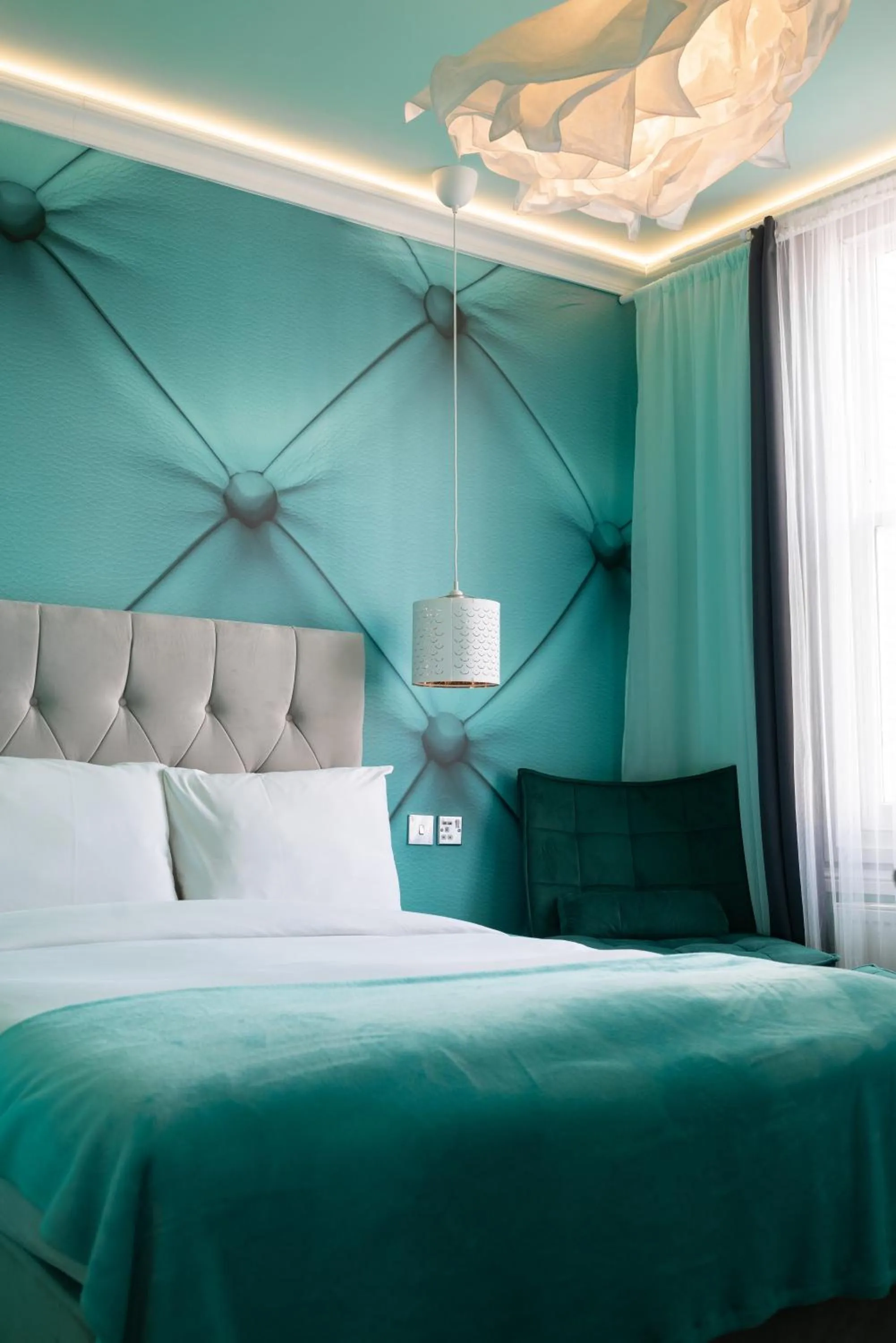 Bed in Harbour Hub Hotel