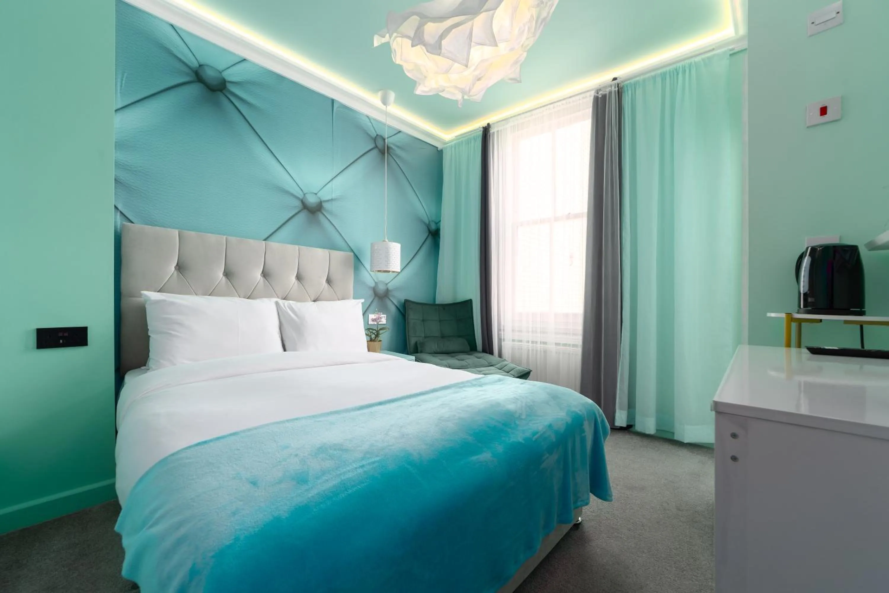 Bed in Harbour Hub Hotel