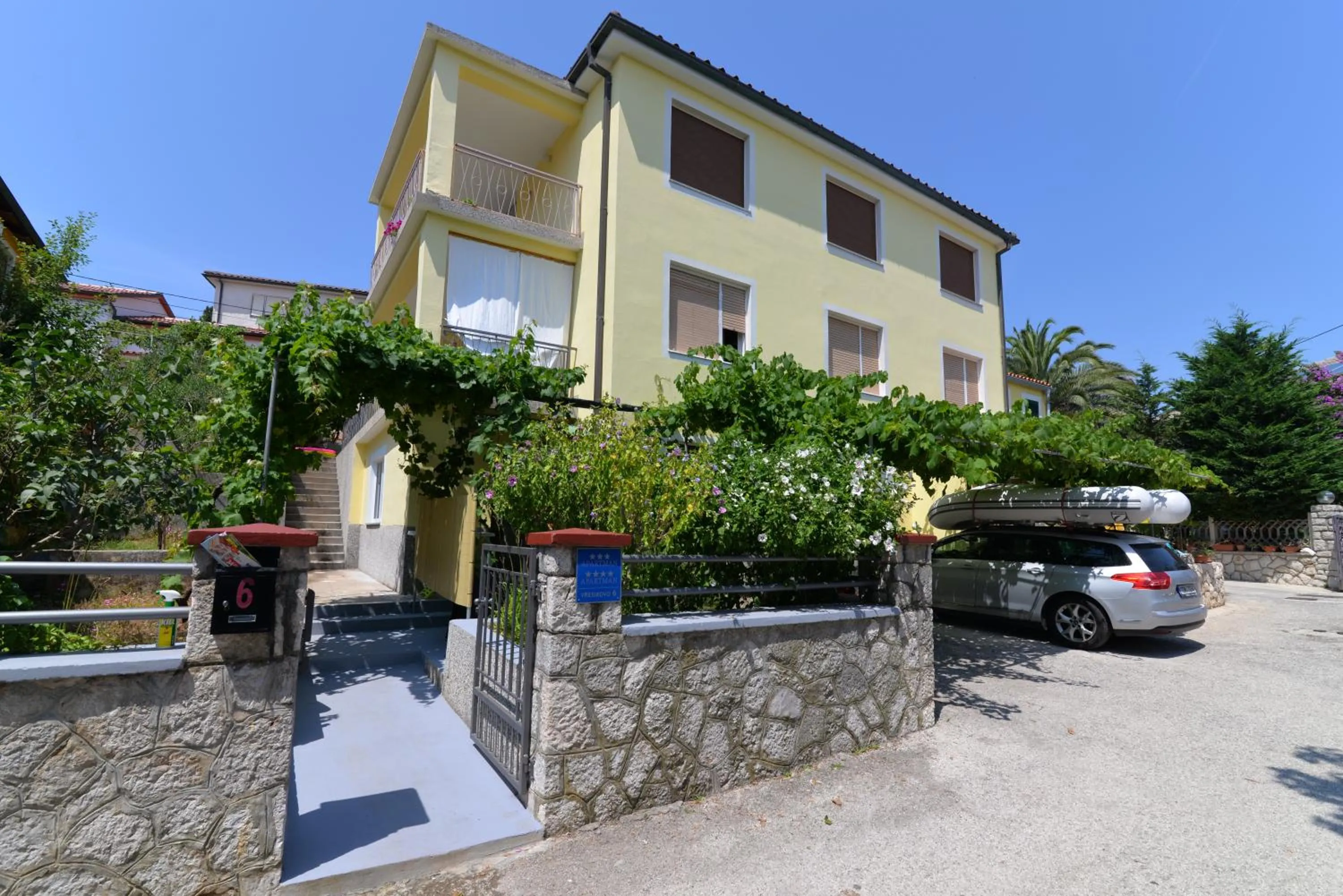 Apartment Nevena