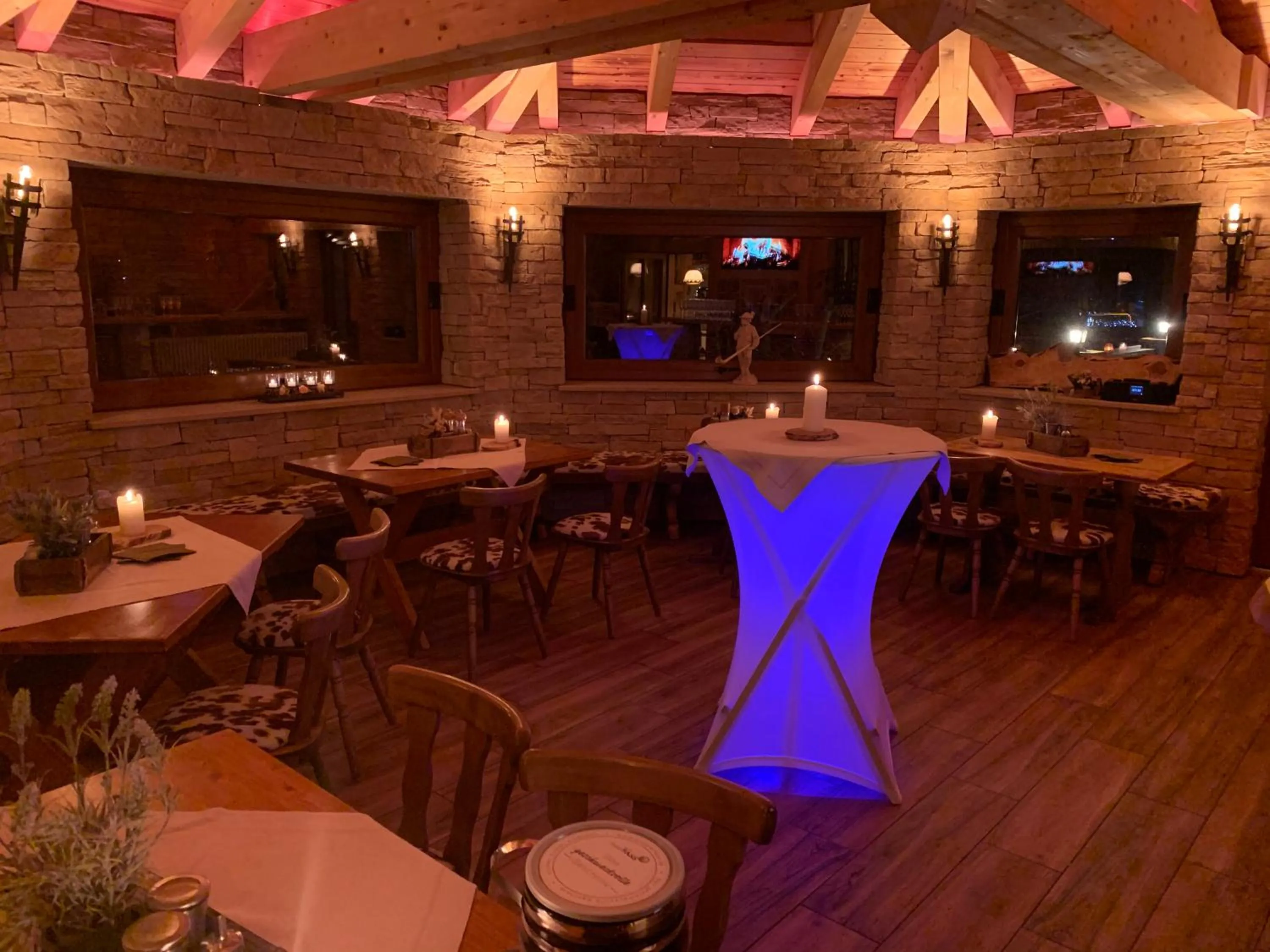 Restaurant/places to eat in Hotel Alpenhof