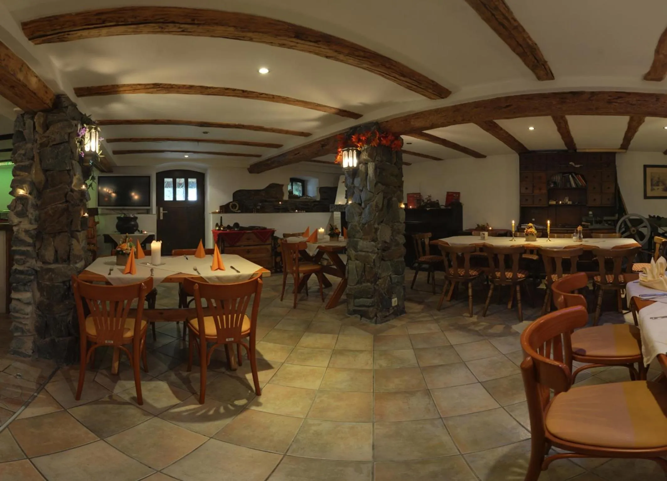 Restaurant/places to eat in Hotel Alpenhof