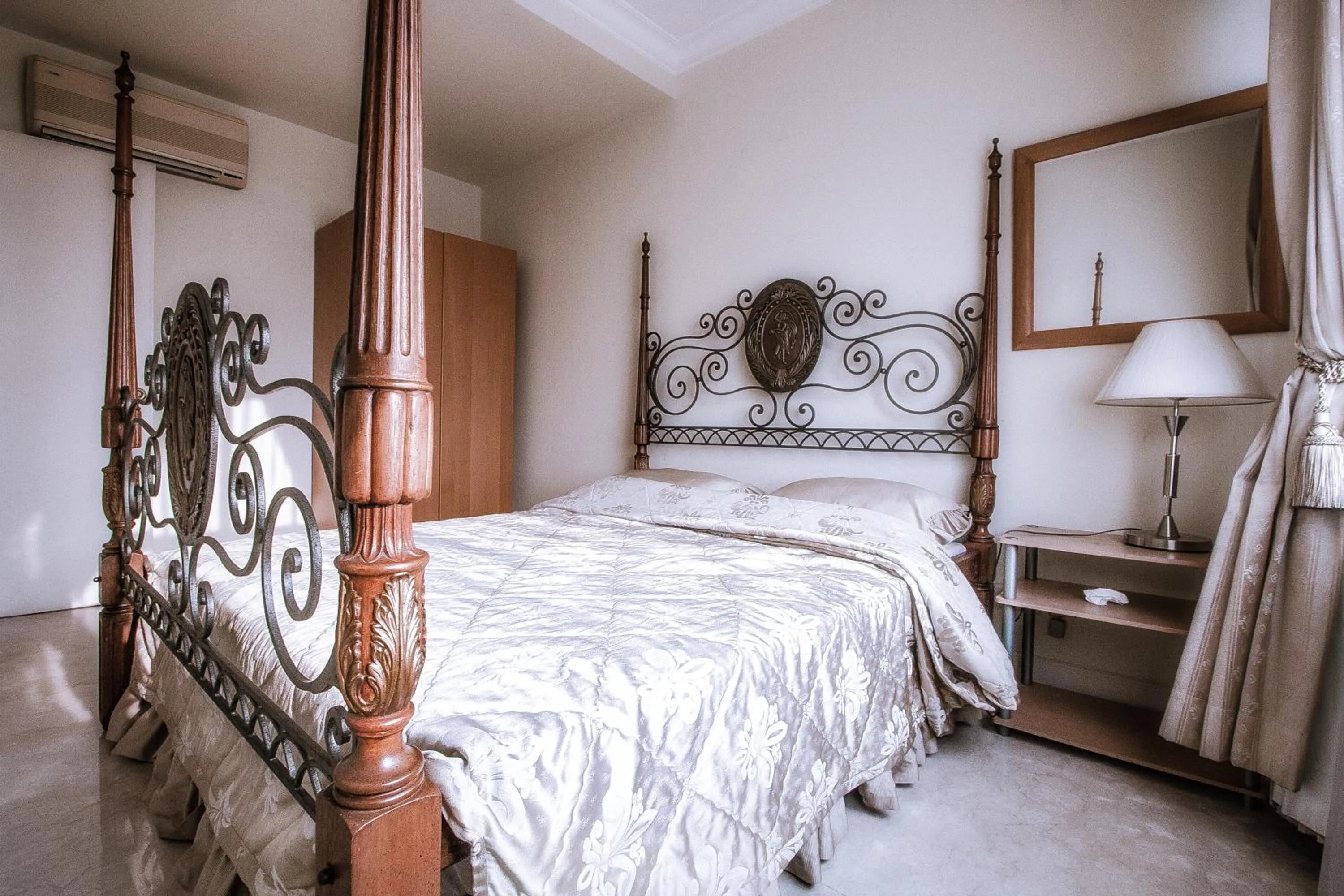 Photo of the whole room, Bed in Batavia Apartment ST