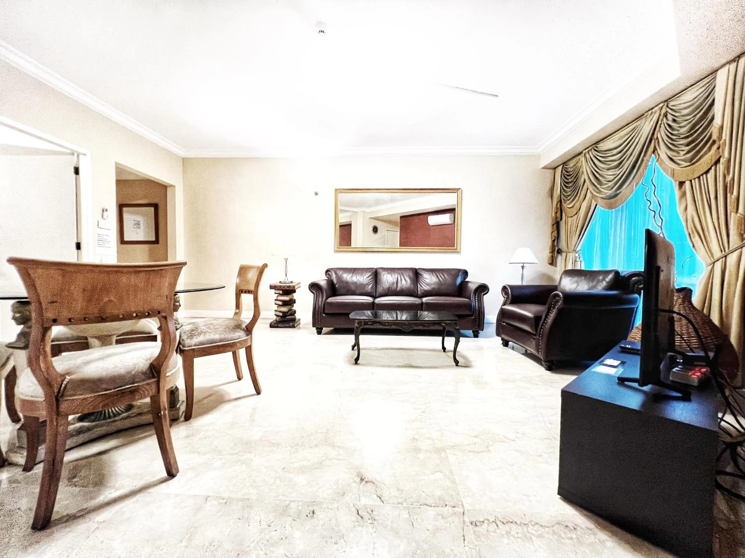 TV and multimedia in Batavia Apartment ST