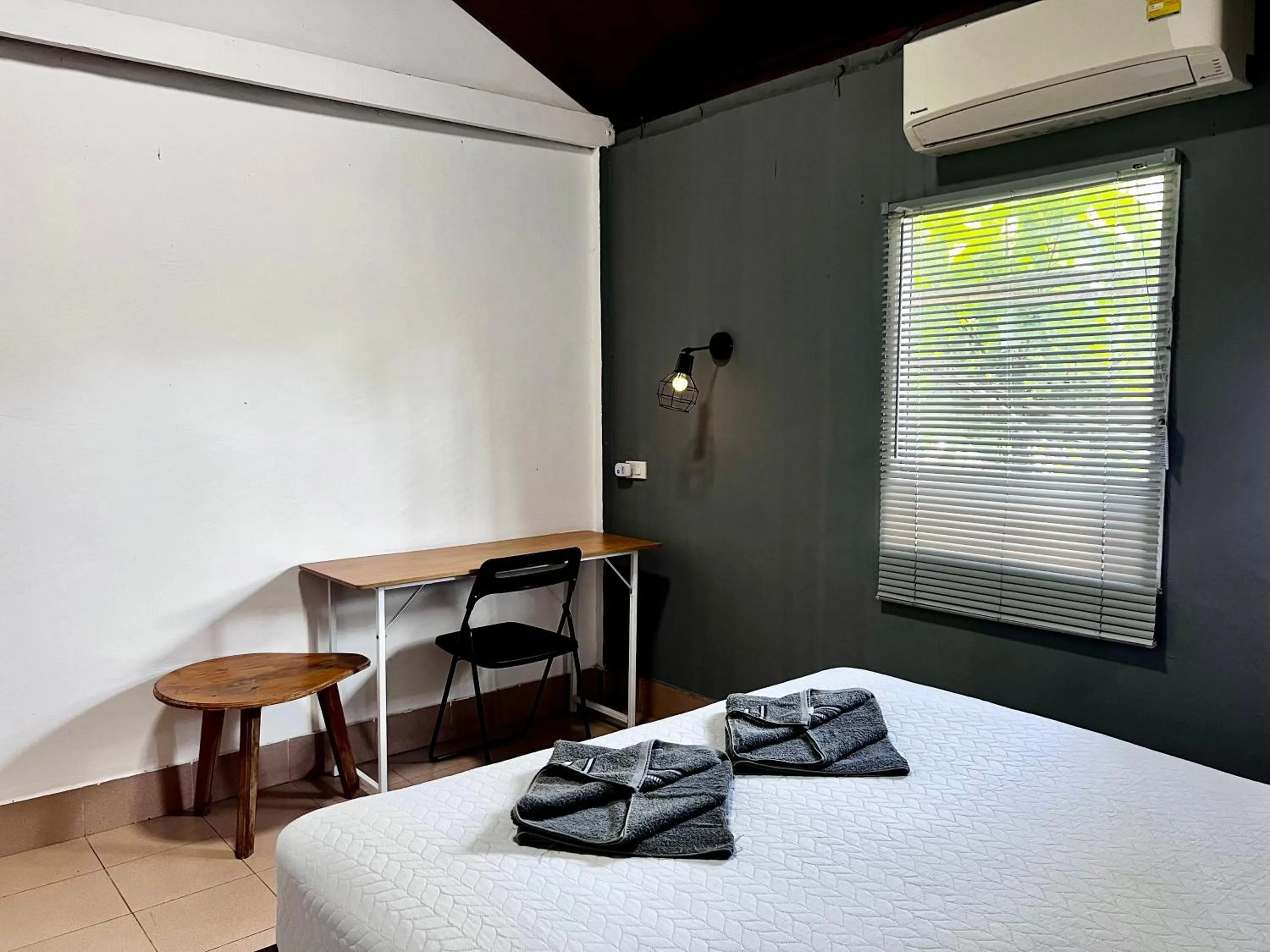 Bedroom, Bed in Adang Sea Divers & Eco Lodge