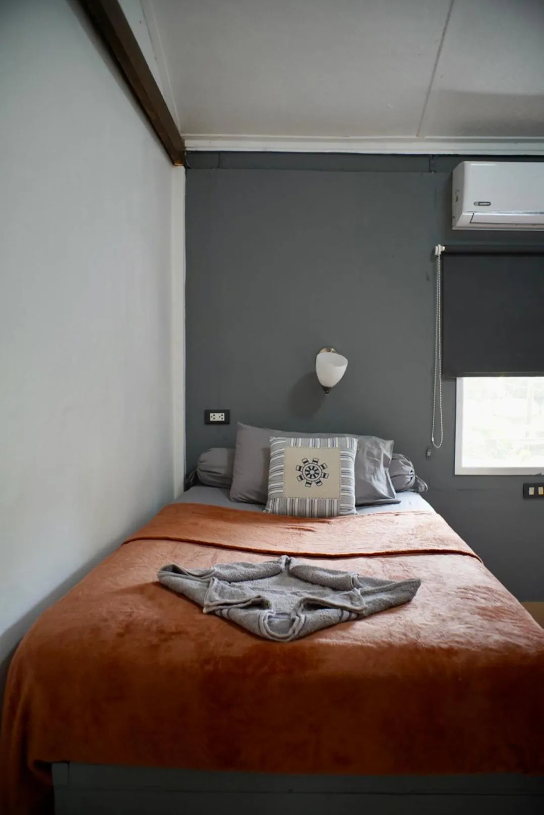 Bed in Adang Sea Divers & Eco Lodge