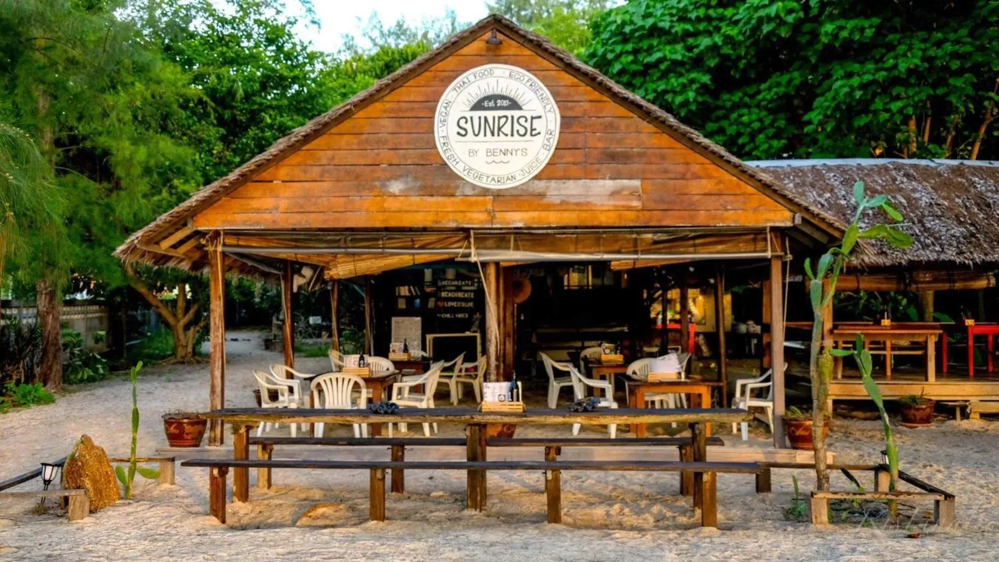 Restaurant/places to eat in Adang Sea Divers & Eco Lodge Restaurant/places to eat in Adang Sea Divers & Eco Lodge