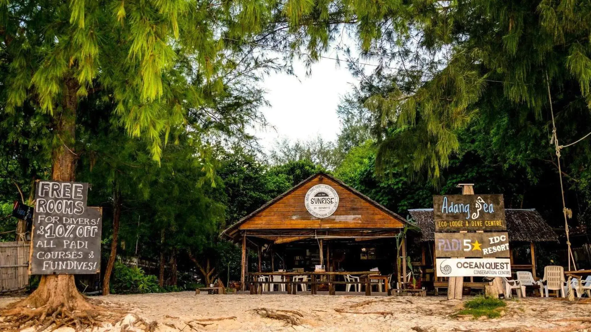 Restaurant/places to eat in Adang Sea Divers & Eco Lodge Restaurant/places to eat in Adang Sea Divers & Eco Lodge