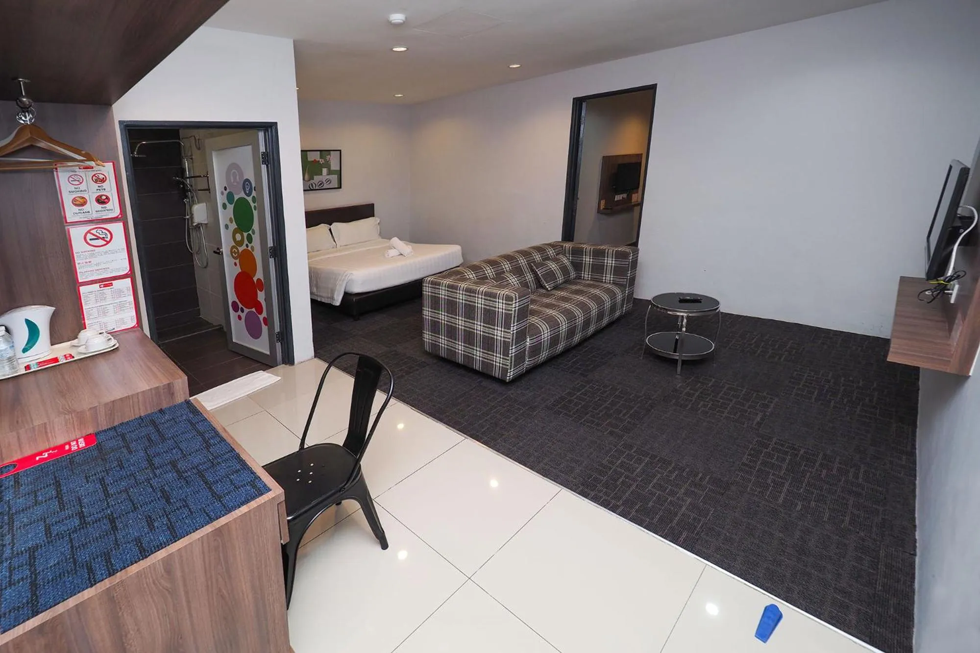 Photo of the whole room, Bed in S Boutique Hotel