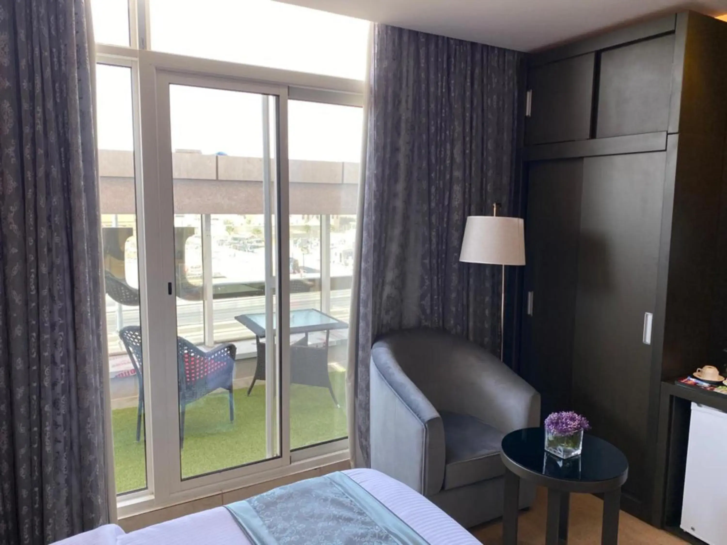 Seating area, Bed in Sama Inn Hotel Seating area, Bed in Sama Inn Hotel