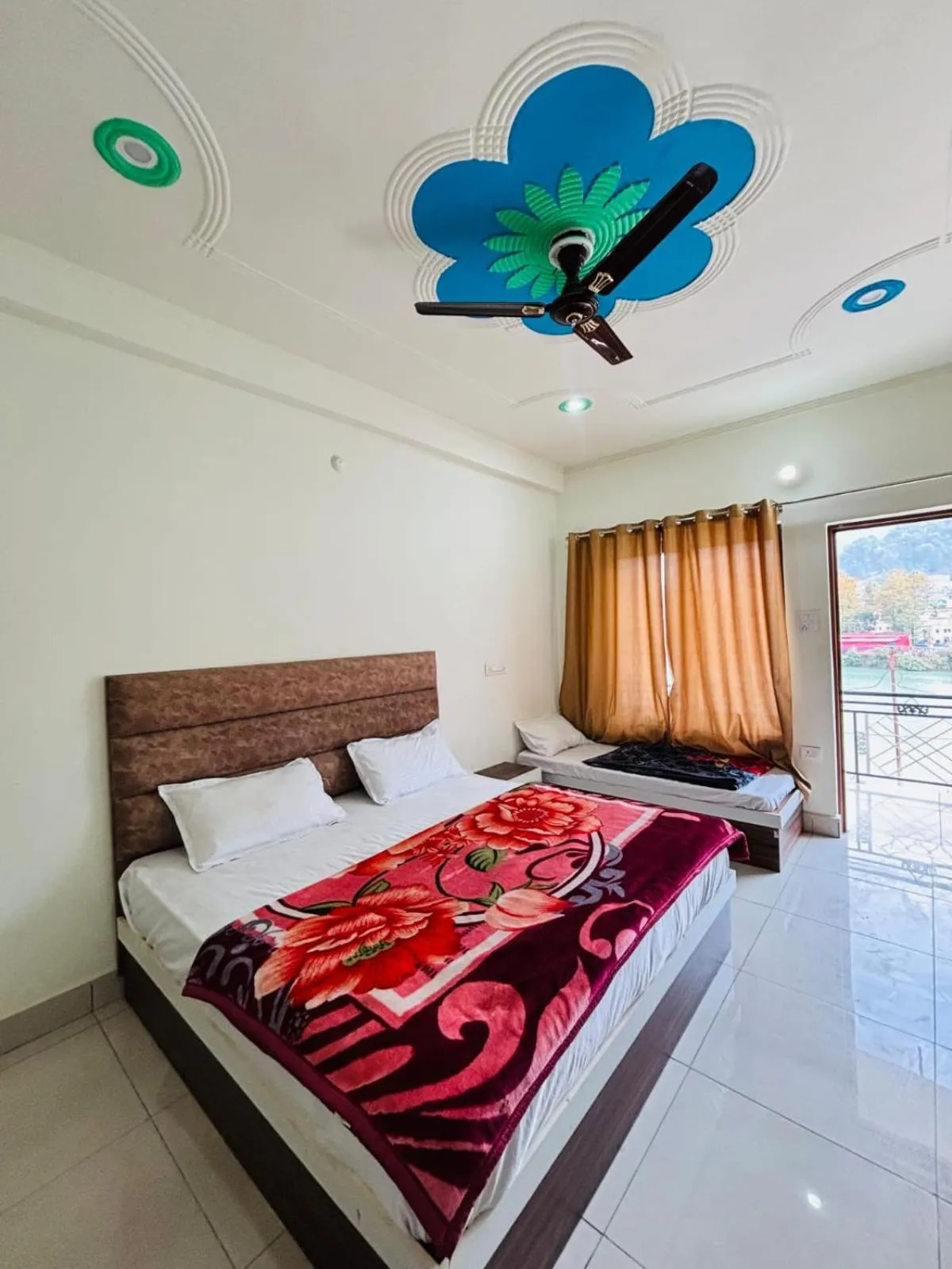 Photo of the whole room, Bed in Hotel Lake View Paradise