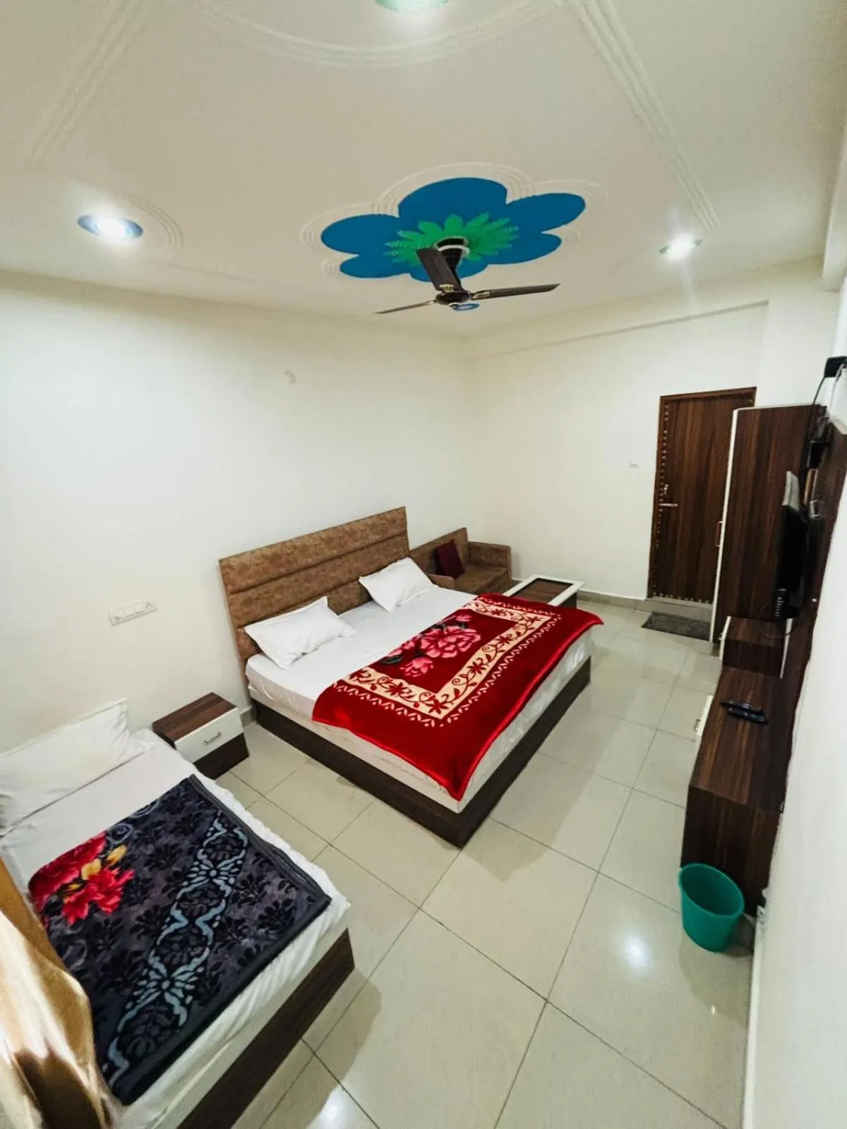 Photo of the whole room, Bed in Hotel Lake View Paradise