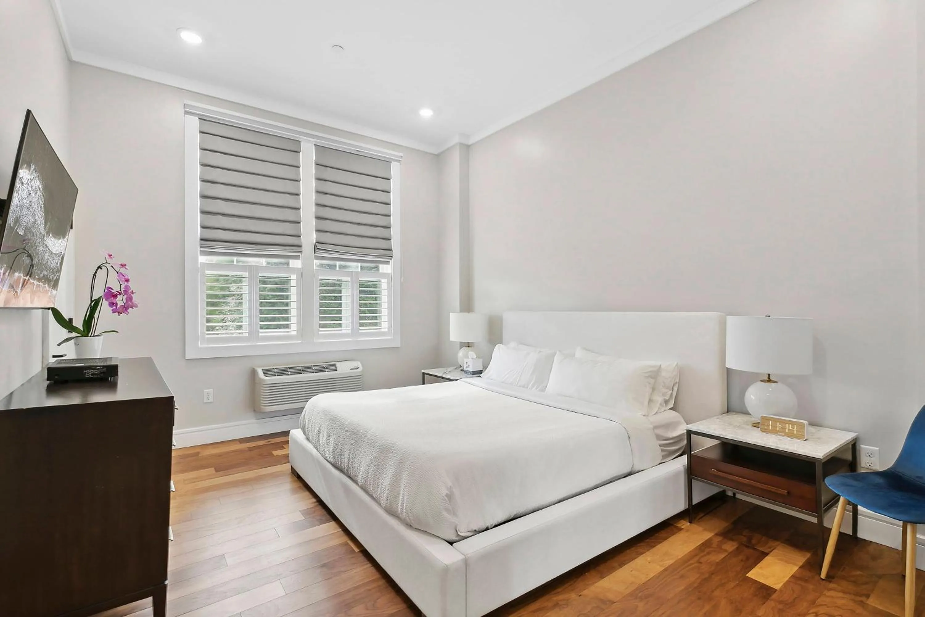 TV and multimedia, Bed in Vanderbilt