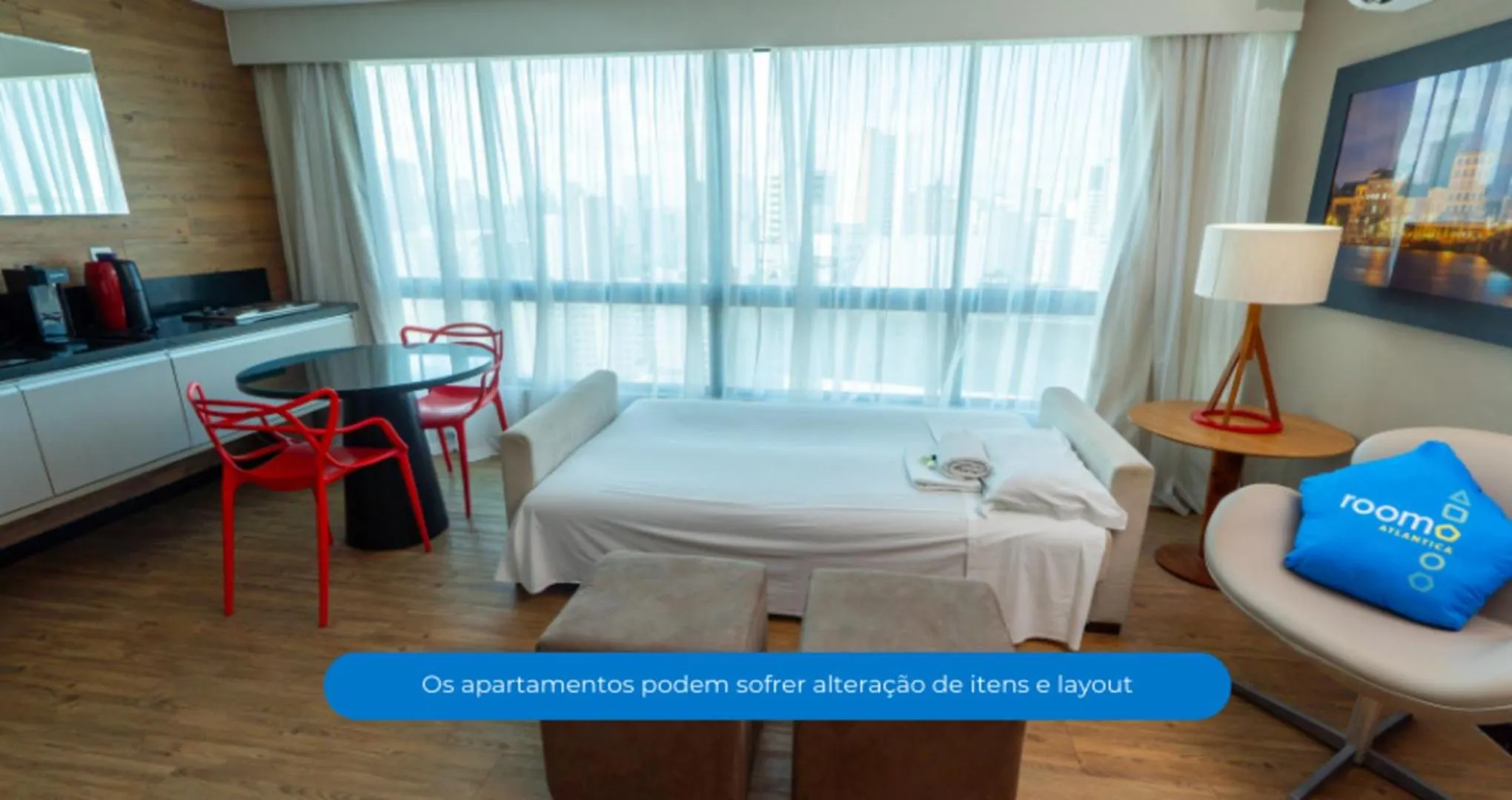 Living room, Bed in Roomo Praia de Boa Viagem Residencial