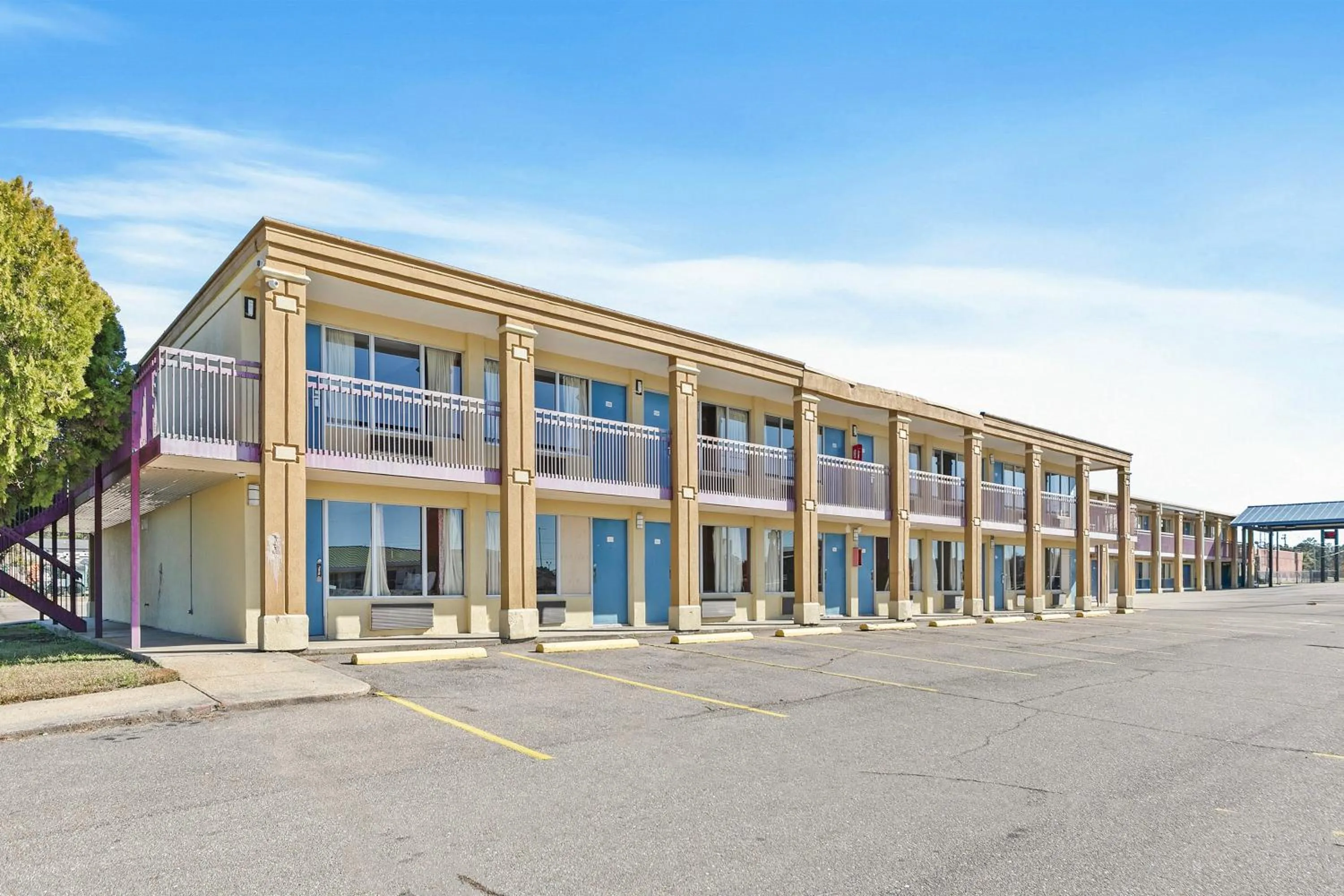 Property building in Luxury Inn By Hotel O Hattiesburg M S