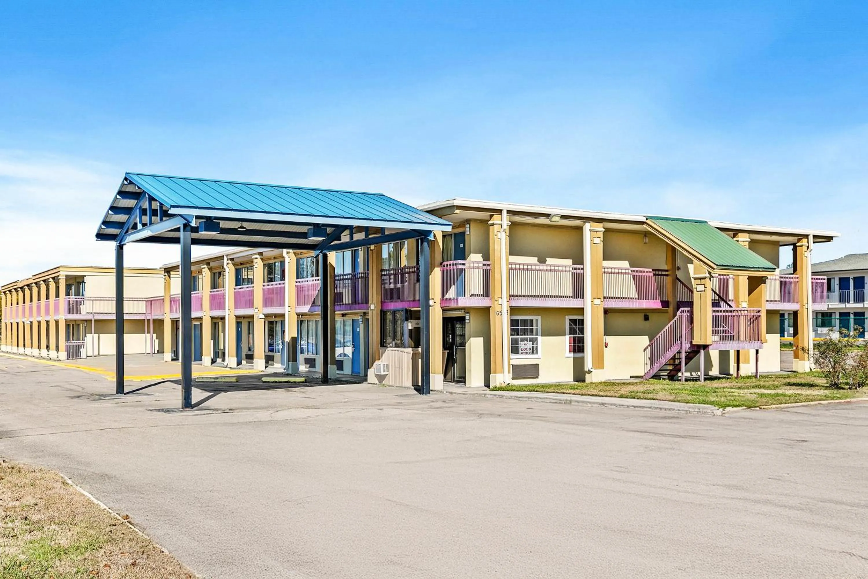 Facade/entrance in Luxury Inn By Hotel O Hattiesburg M S