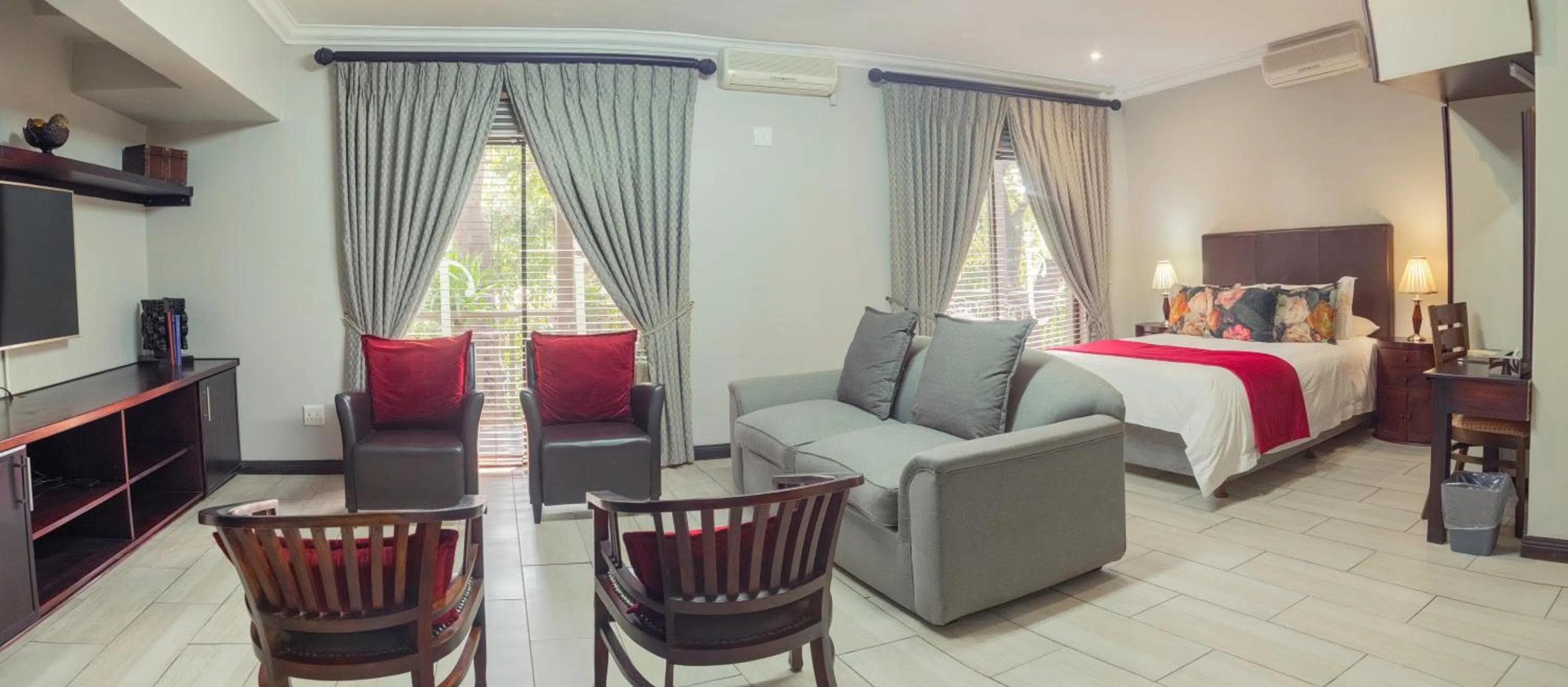 Photo of the whole room in InnJoy Boutique Hotel