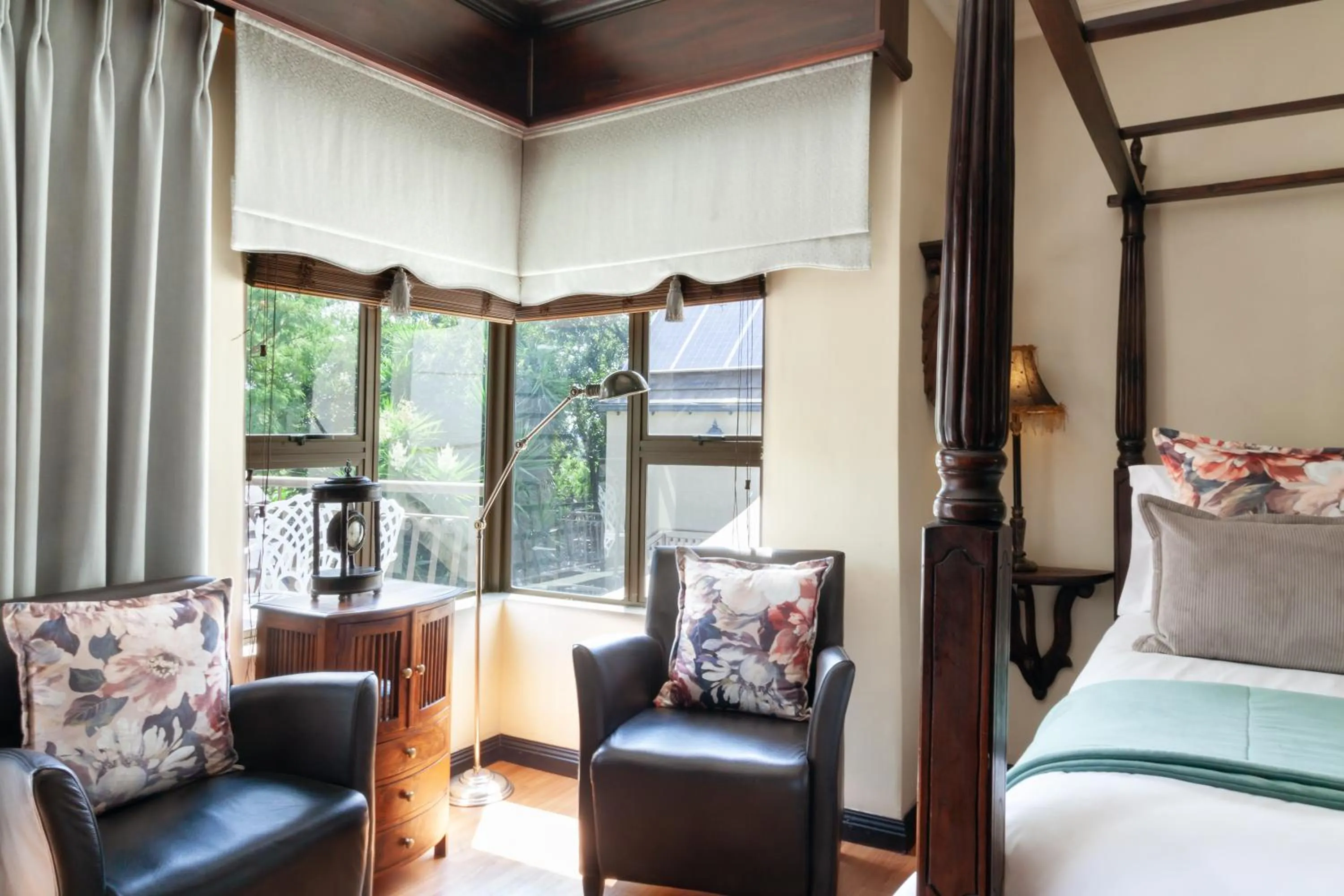 Bedroom in InnJoy Boutique Hotel