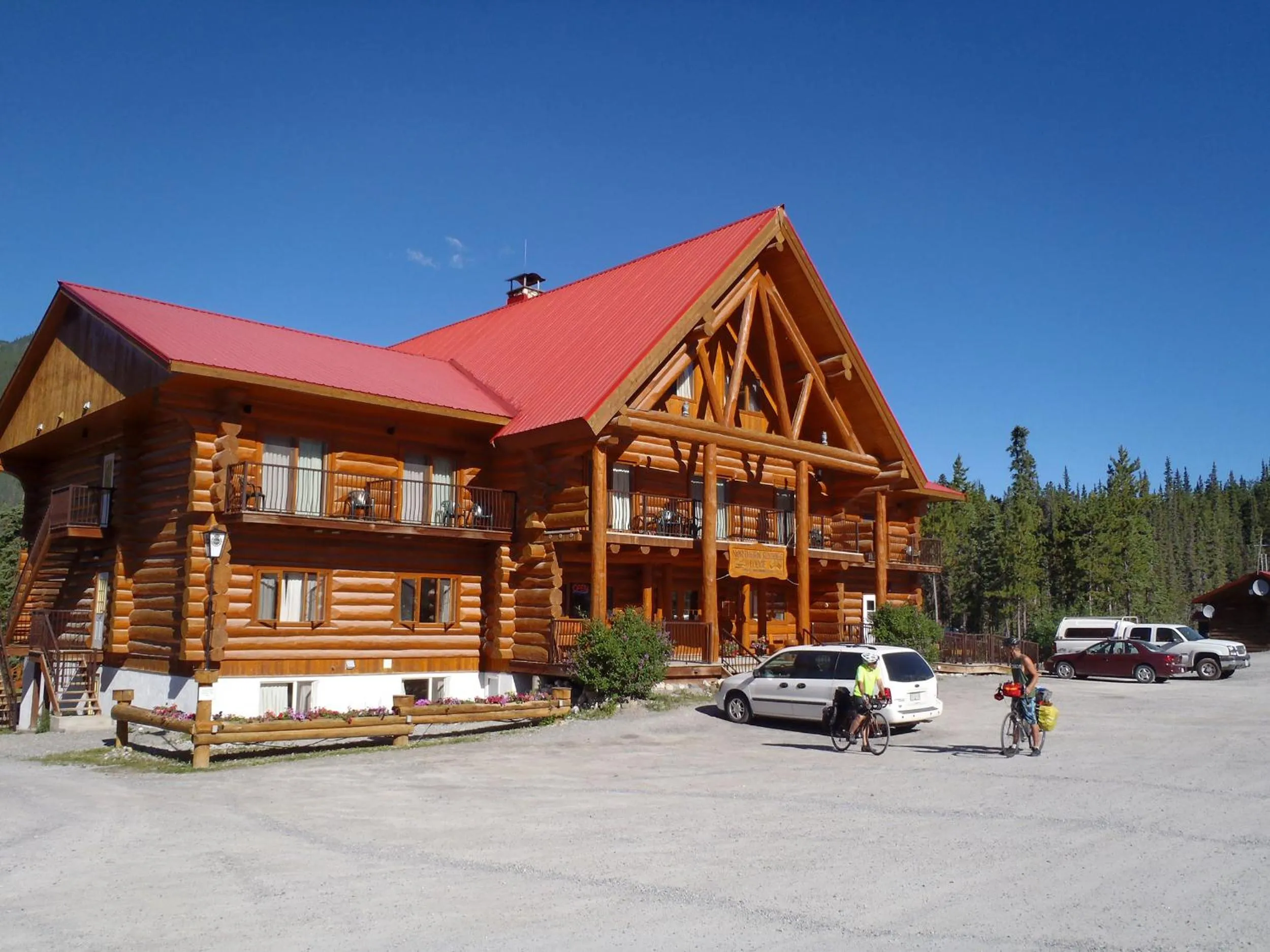 Facade/entrance in Northern Rockies Lodge