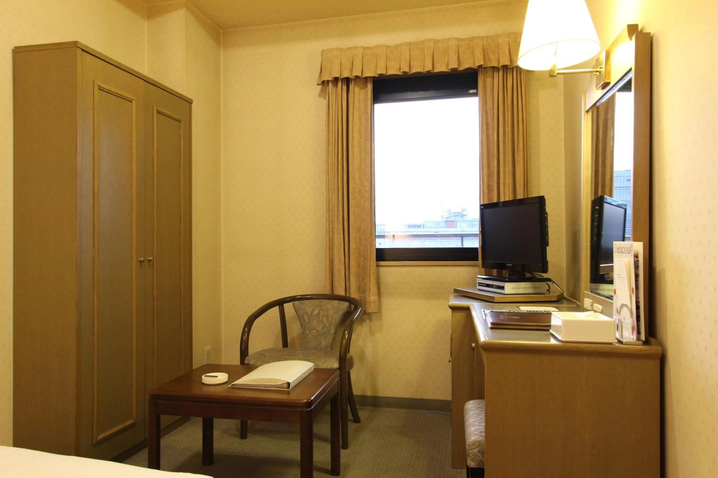 Photo of the whole room, Bed in Shimonoseki Grand Hotel
