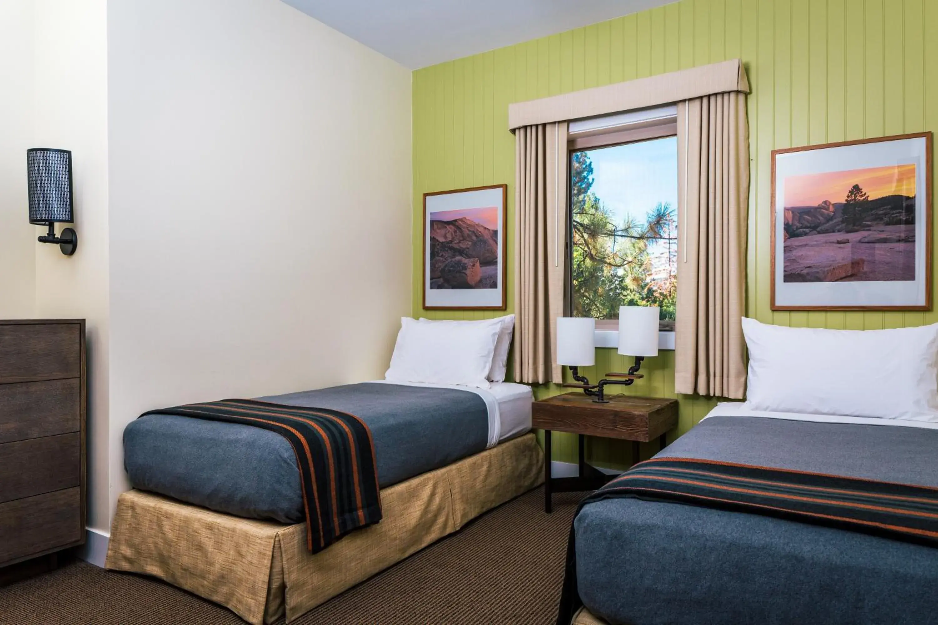 Two-Bedroom Villa with Twin beds and a King Bed in Rush Creek Lodge at Yosemite Two-Bedroom Villa with Twin beds and a King Bed in Rush Creek Lodge at Yosemite