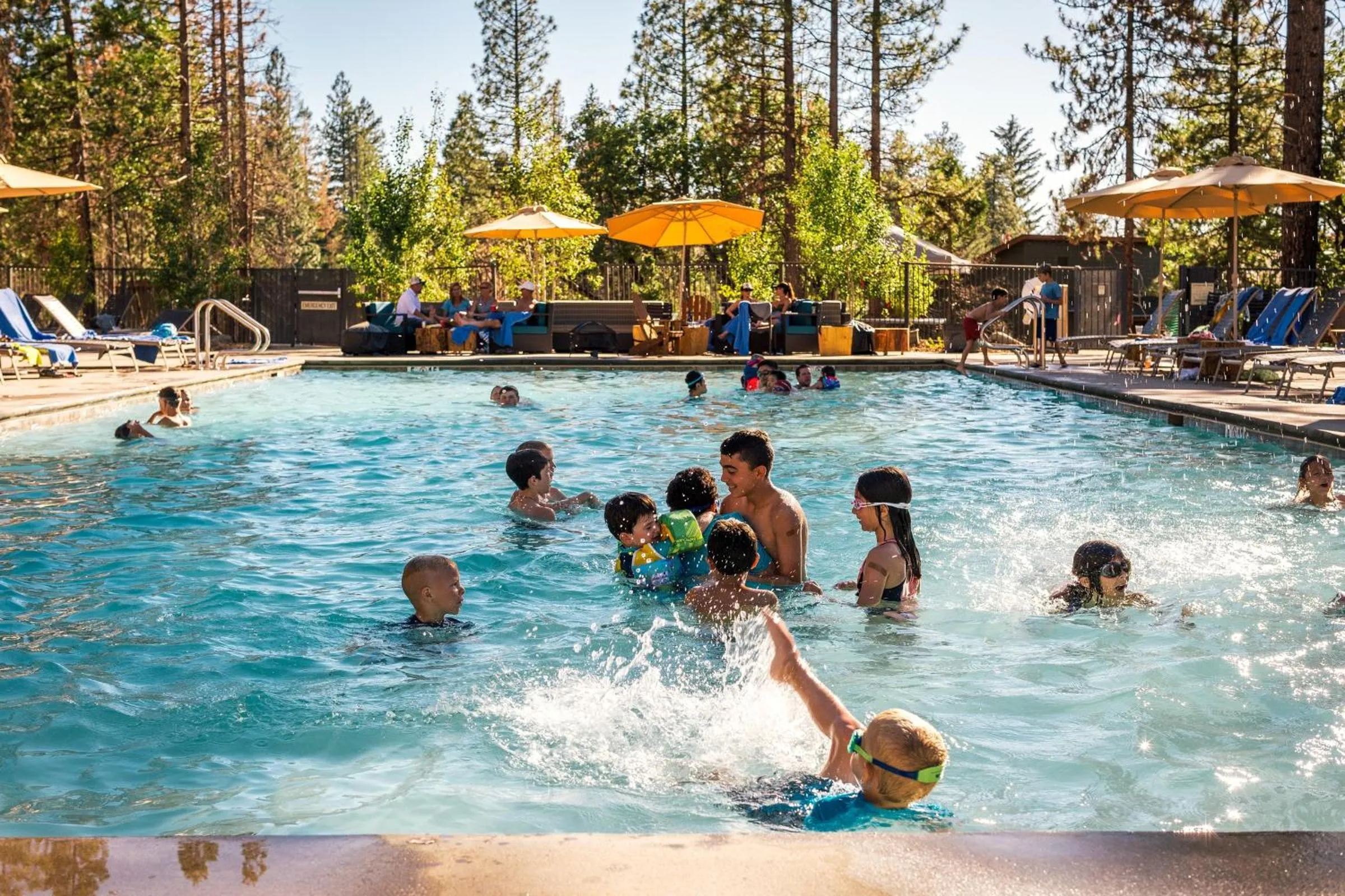 Swimming pool in Rush Creek Lodge at Yosemite