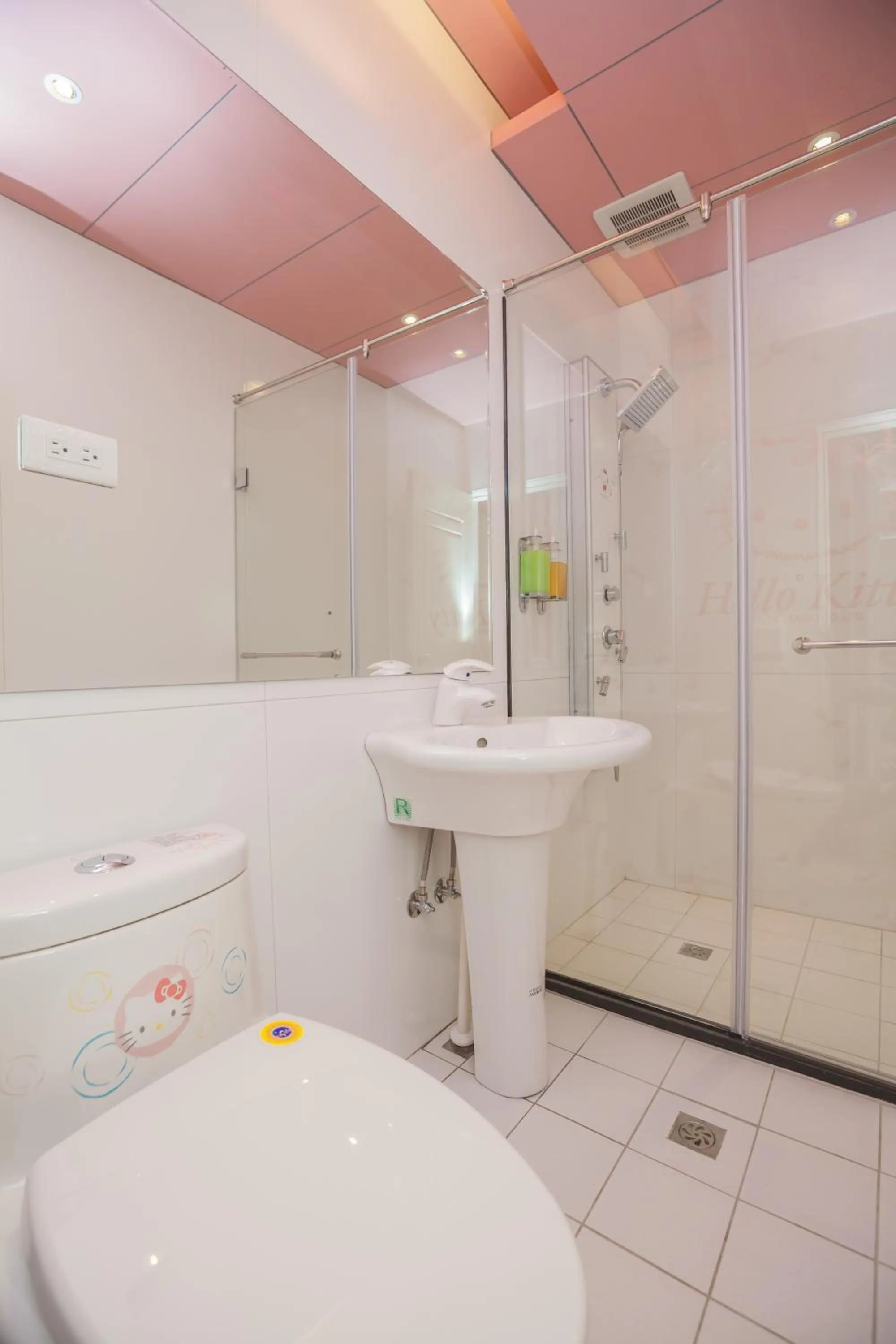 Bathroom in Shuian Lakeside Hotel