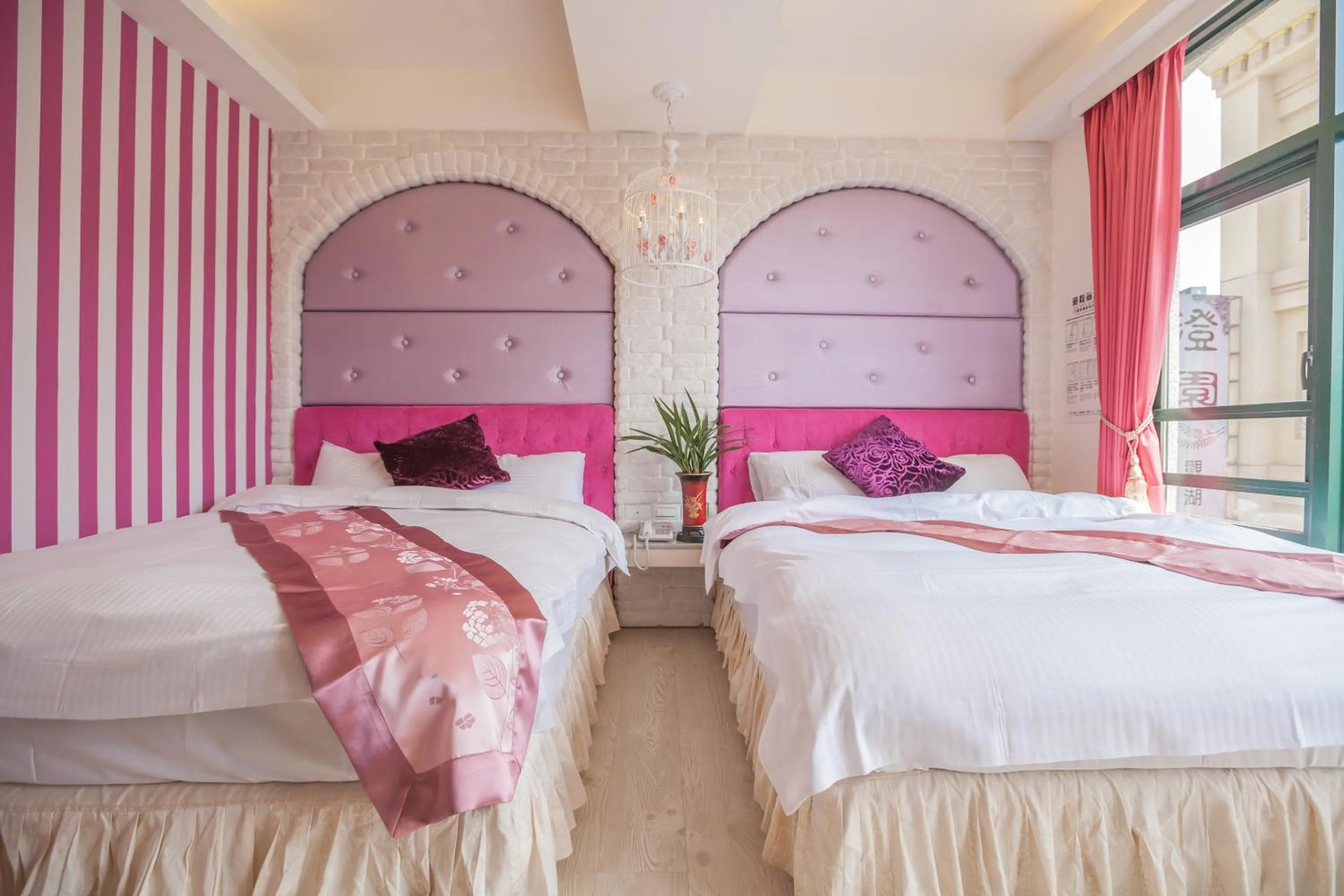 Bed in Shuian Lakeside Hotel