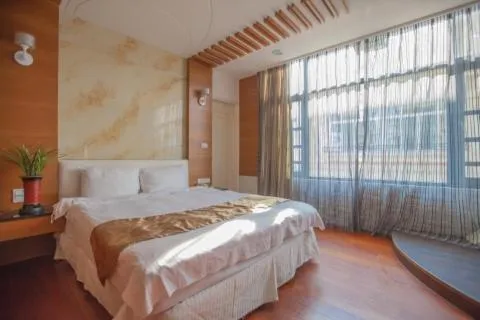 Bed in Shuian Lakeside Hotel