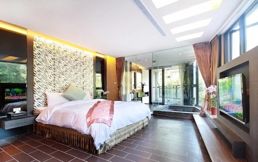 Day, Bed in Shuian Lakeside Hotel