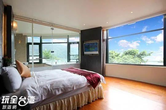 Bed in Shuian Lakeside Hotel