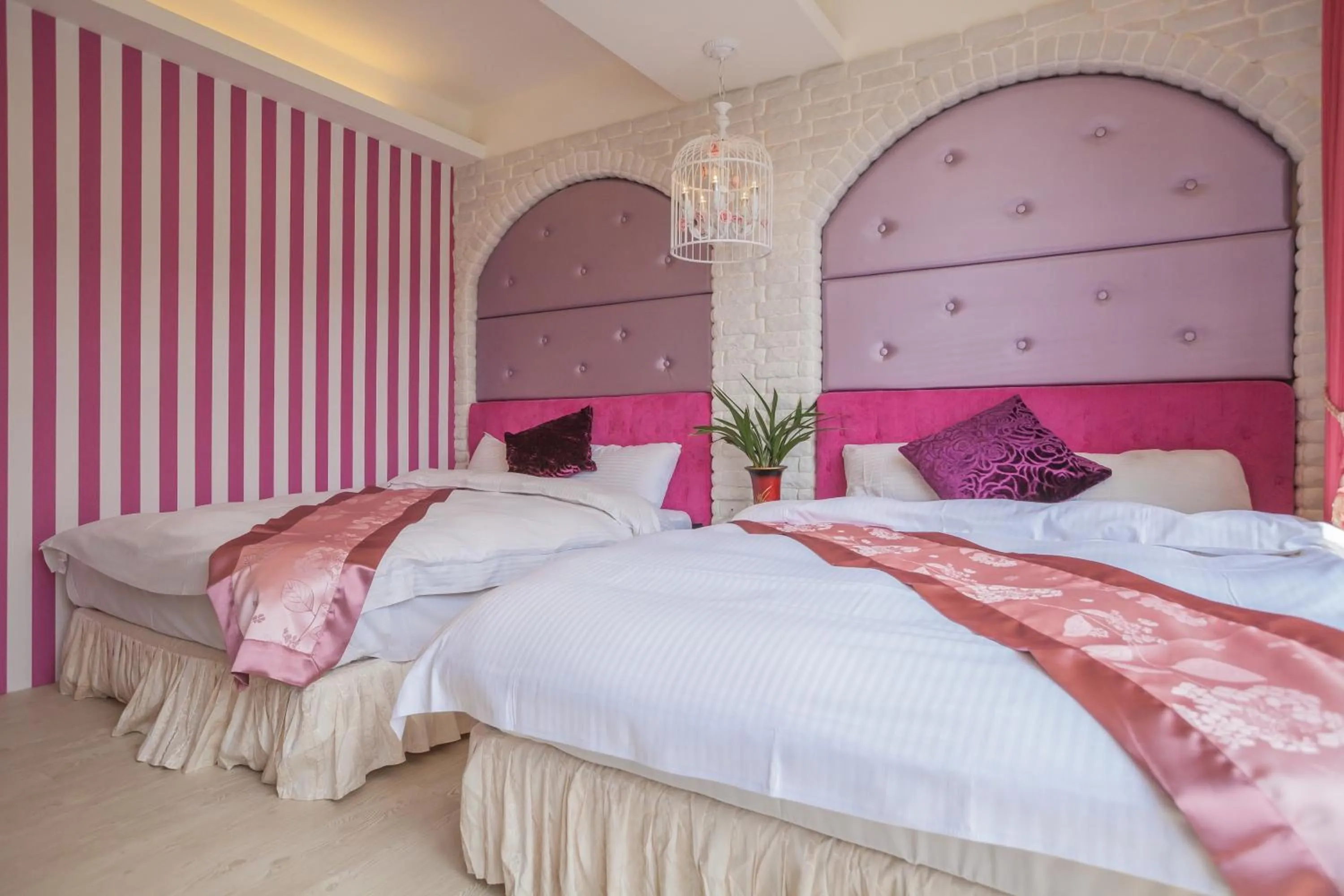 Photo of the whole room, Bed in Shuian Lakeside Hotel