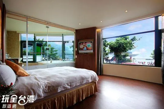 Bed in Shuian Lakeside Hotel