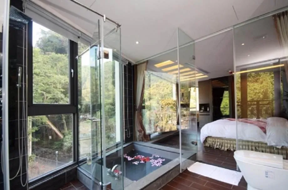 Bed in Shuian Lakeside Hotel