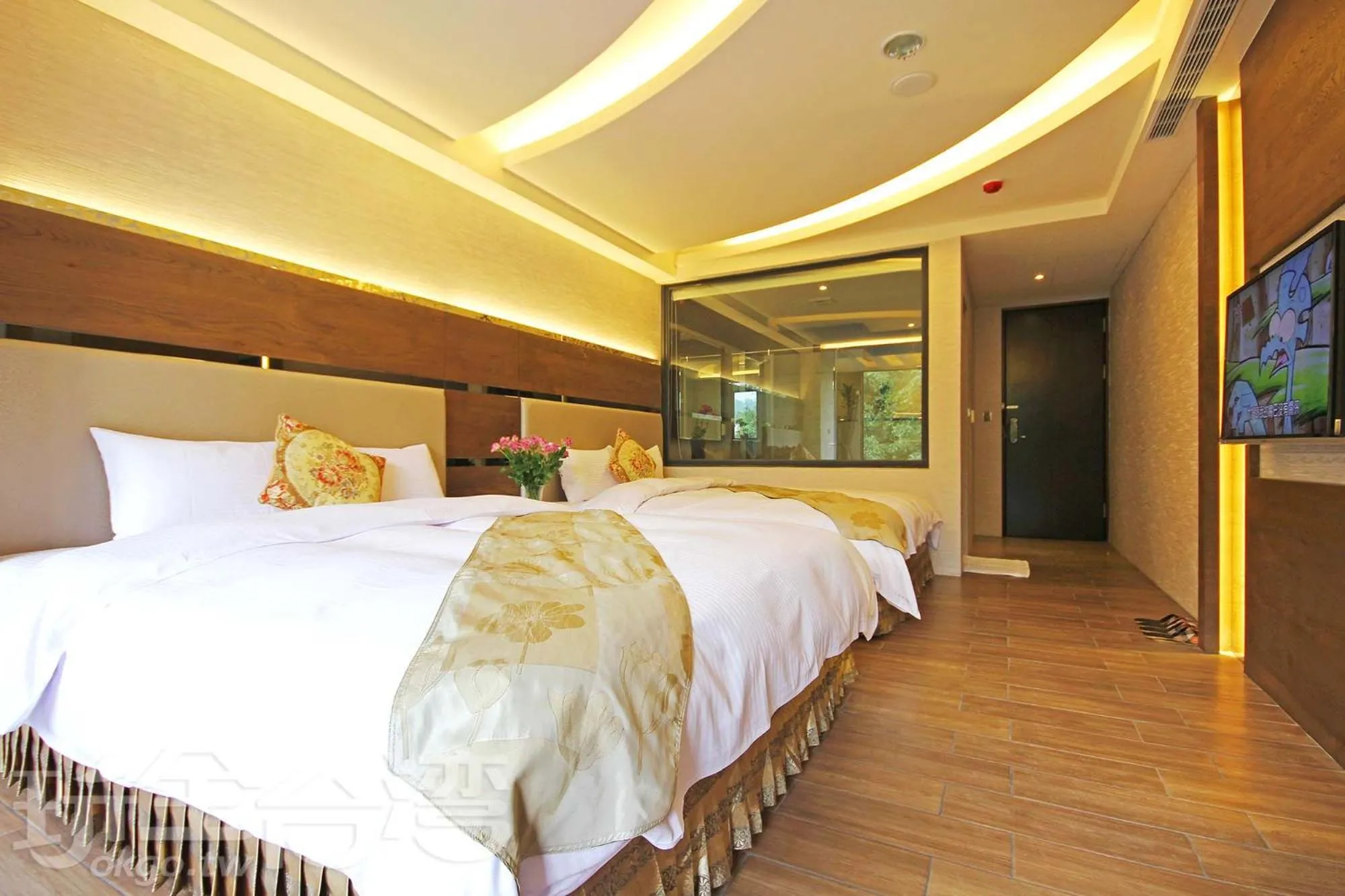 Bed in Shuian Lakeside Hotel