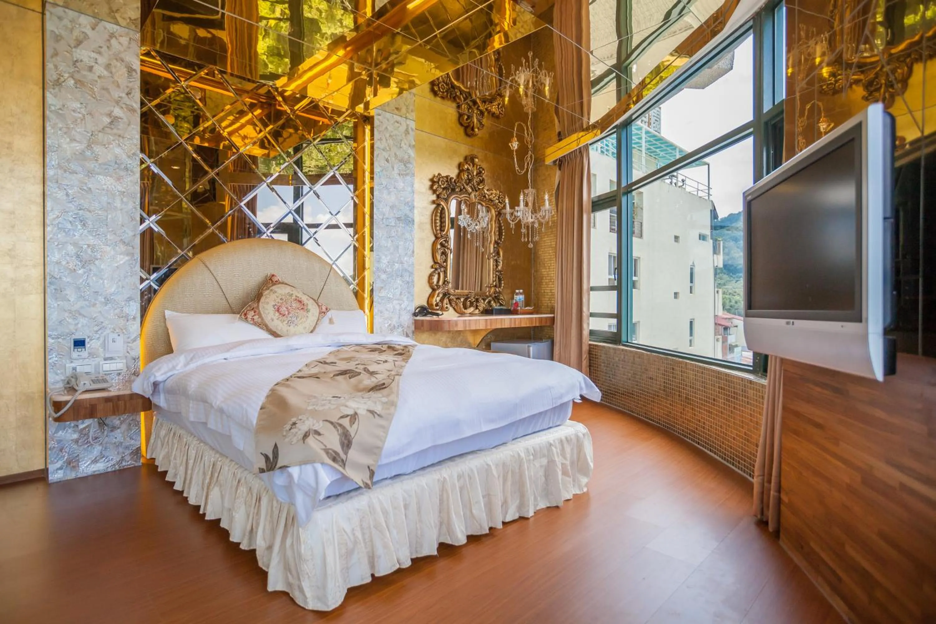 Shuian Lakeside Hotel