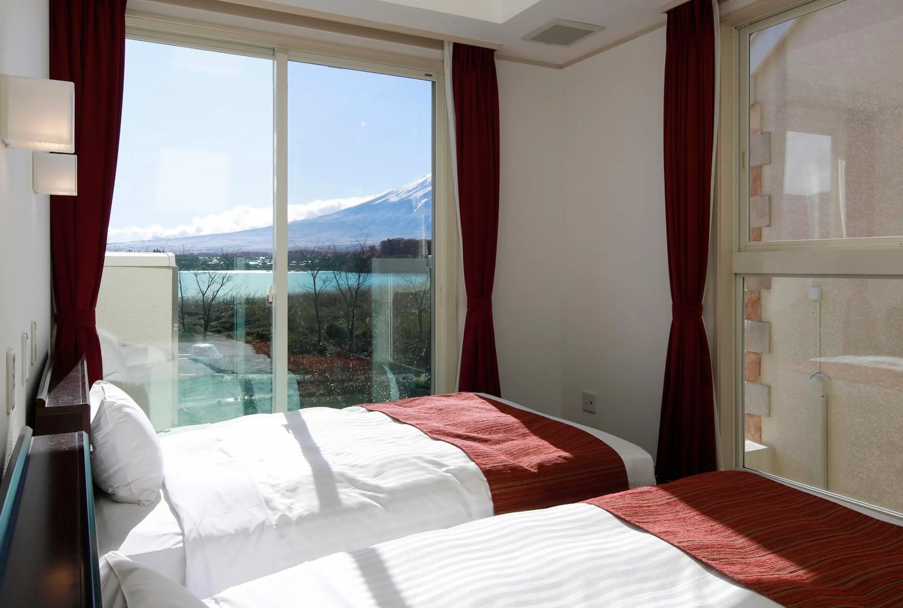 Bed in Kawaguchiko Urban Resort Villa