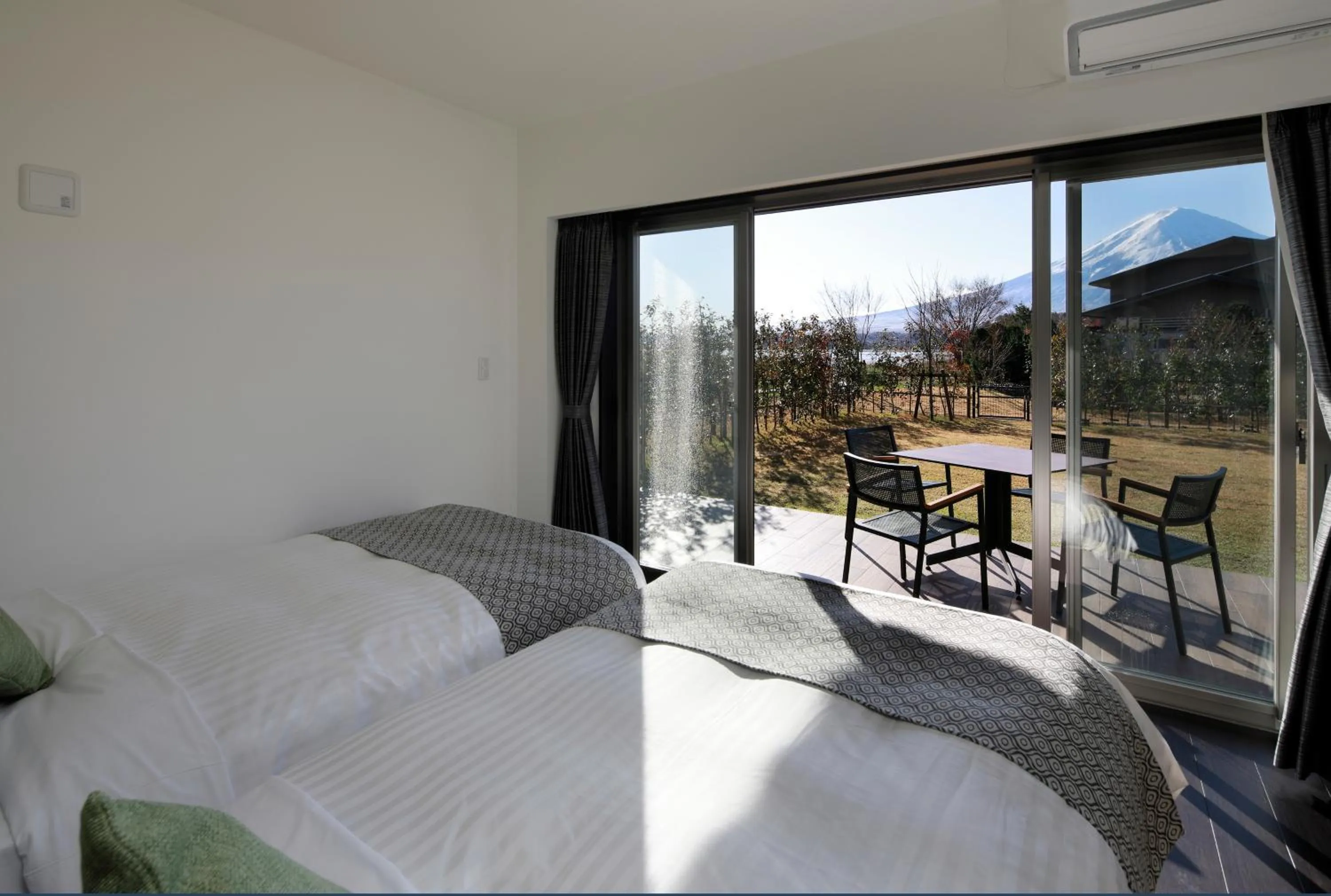 Balcony/Terrace, Bed in Kawaguchiko Urban Resort Villa