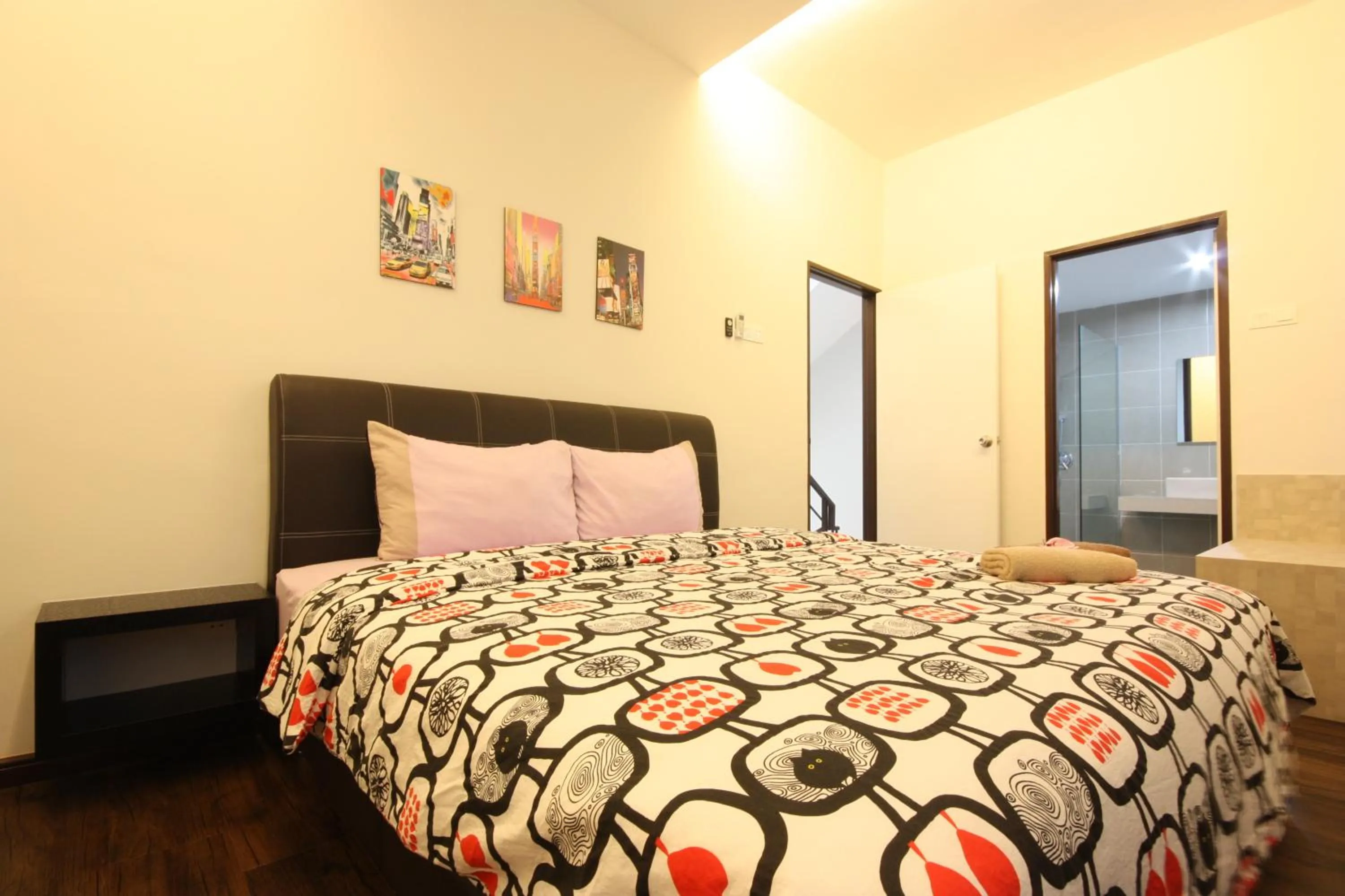 Bed in Shamrock Beach Villas 15 Seaview