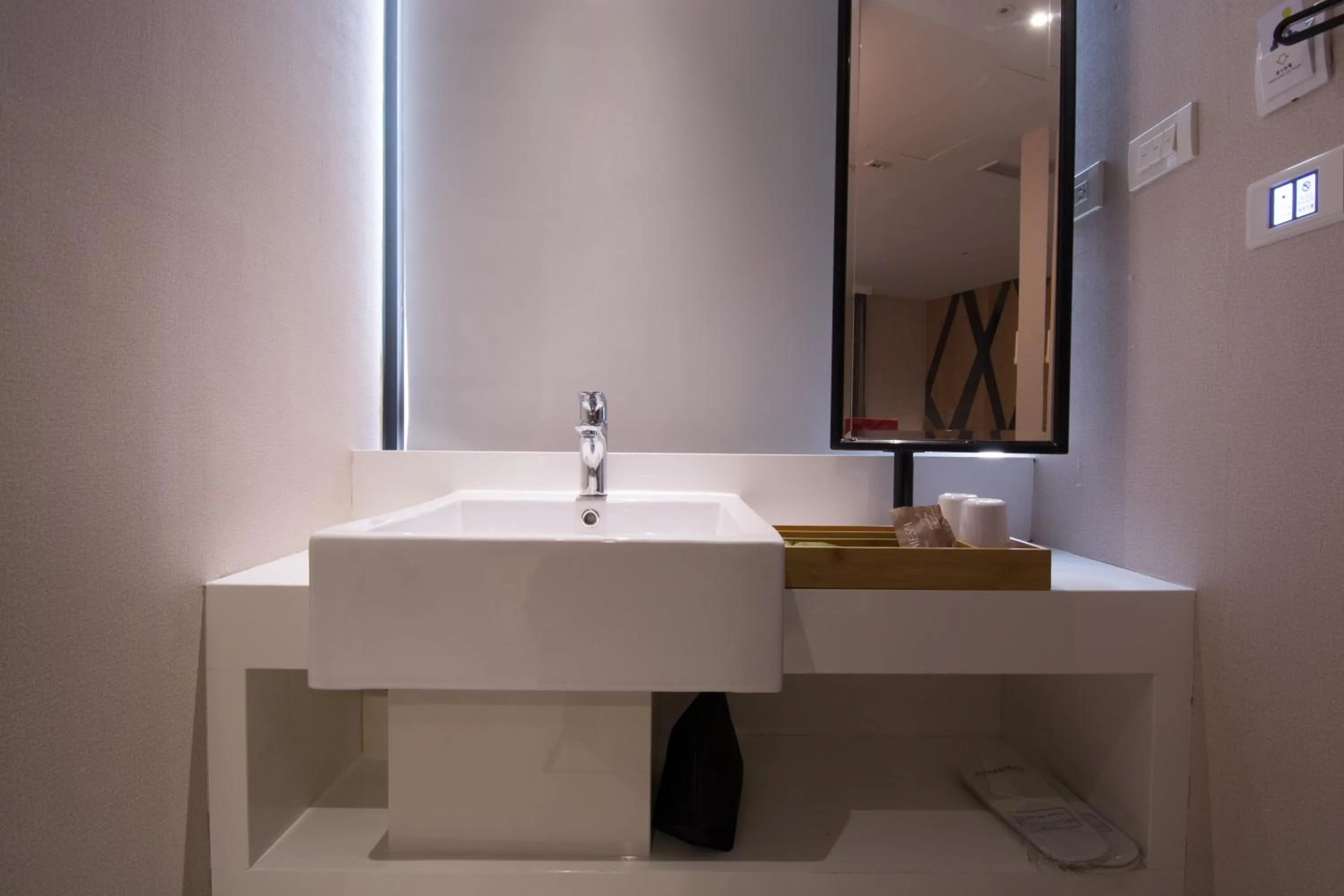 Shower in Travel Art Inn