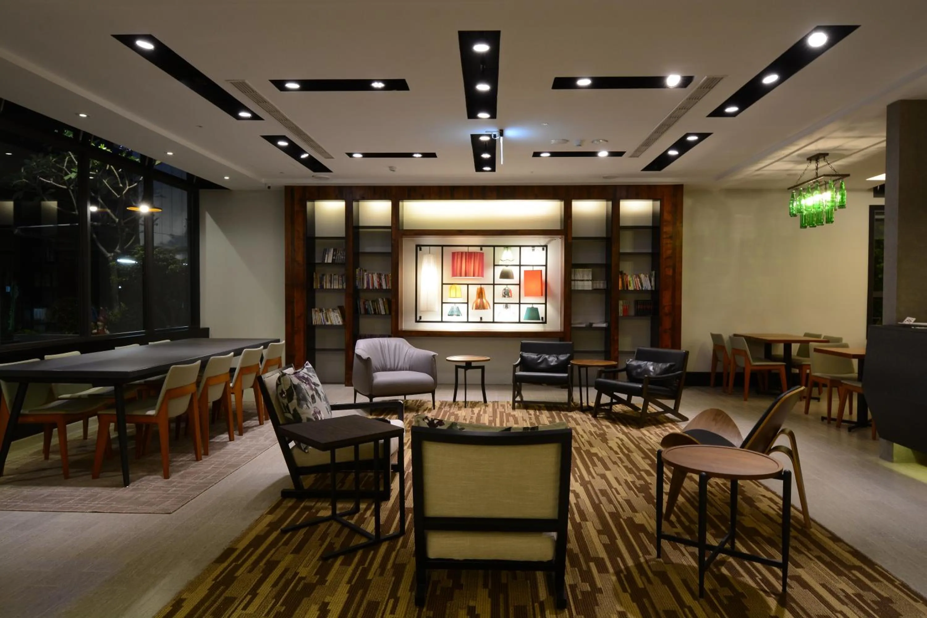 Communal lounge/ TV room in Travel Art Inn