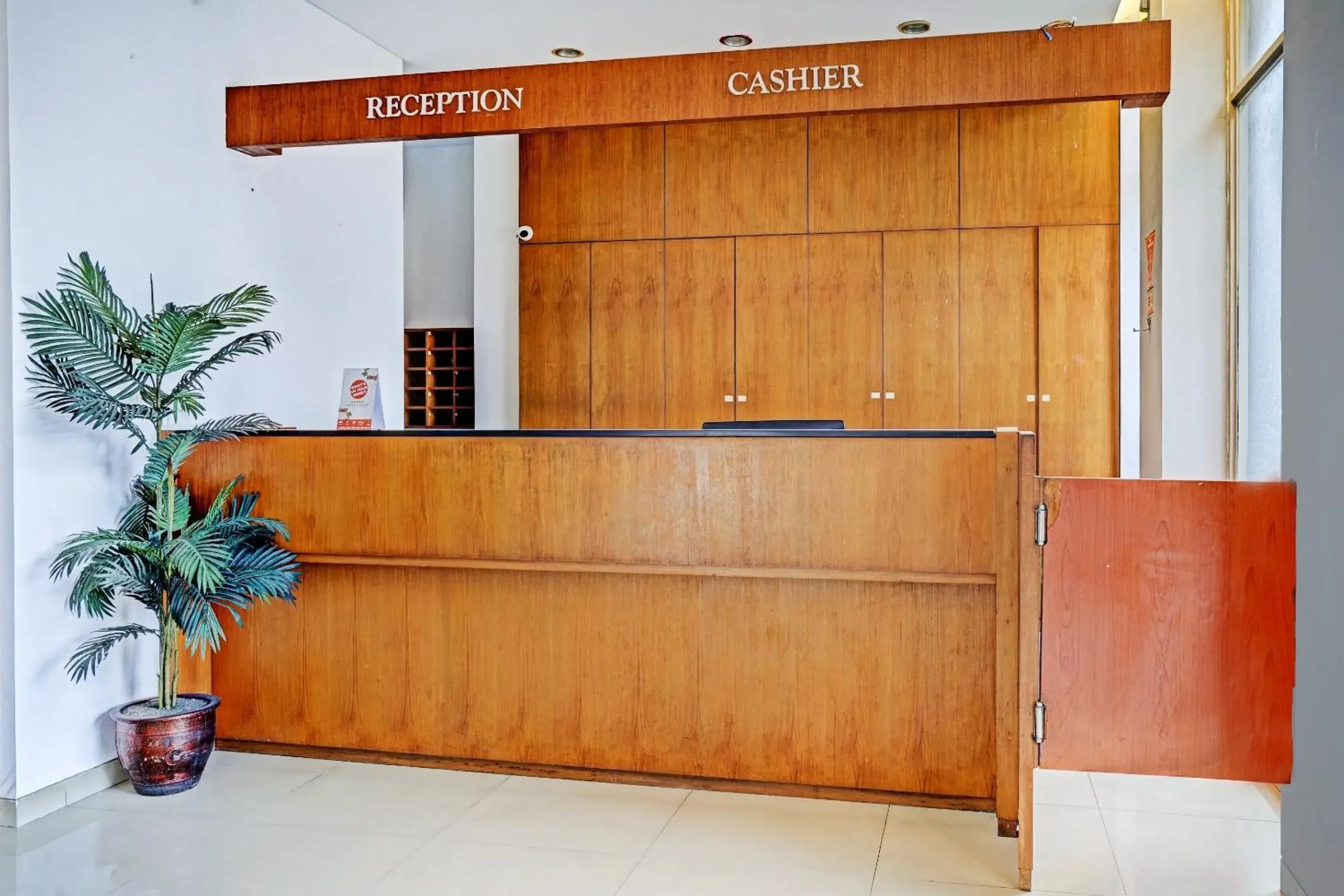 Lobby or reception in Collection O Riau Near Trans Studio Bandung Formerly Hotel Montameri Lobby or reception in Collection O Riau Near Trans Studio Bandung Formerly Hotel Montameri