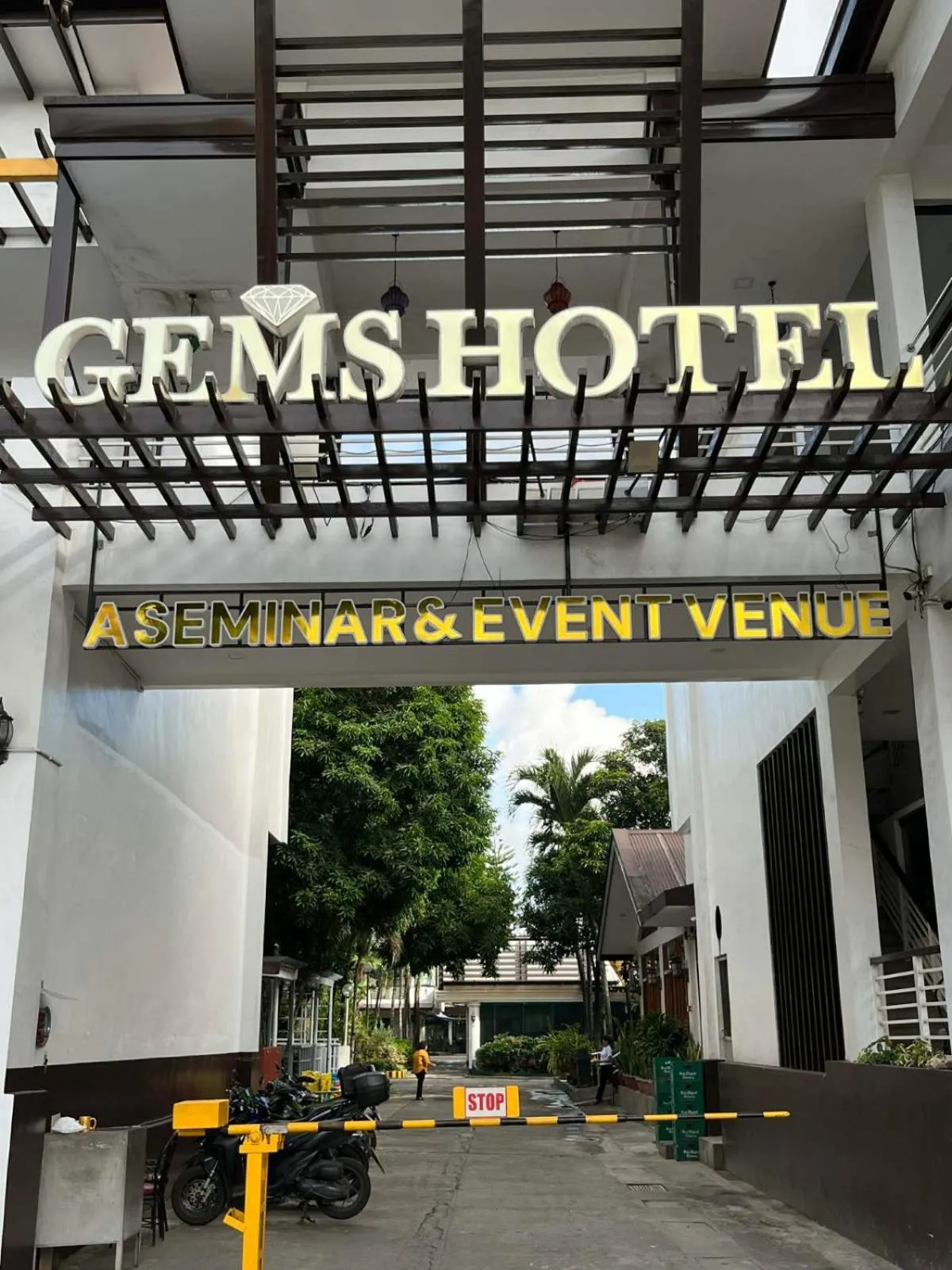 Facade/entrance in Palette Gems Hotel and Conference Center