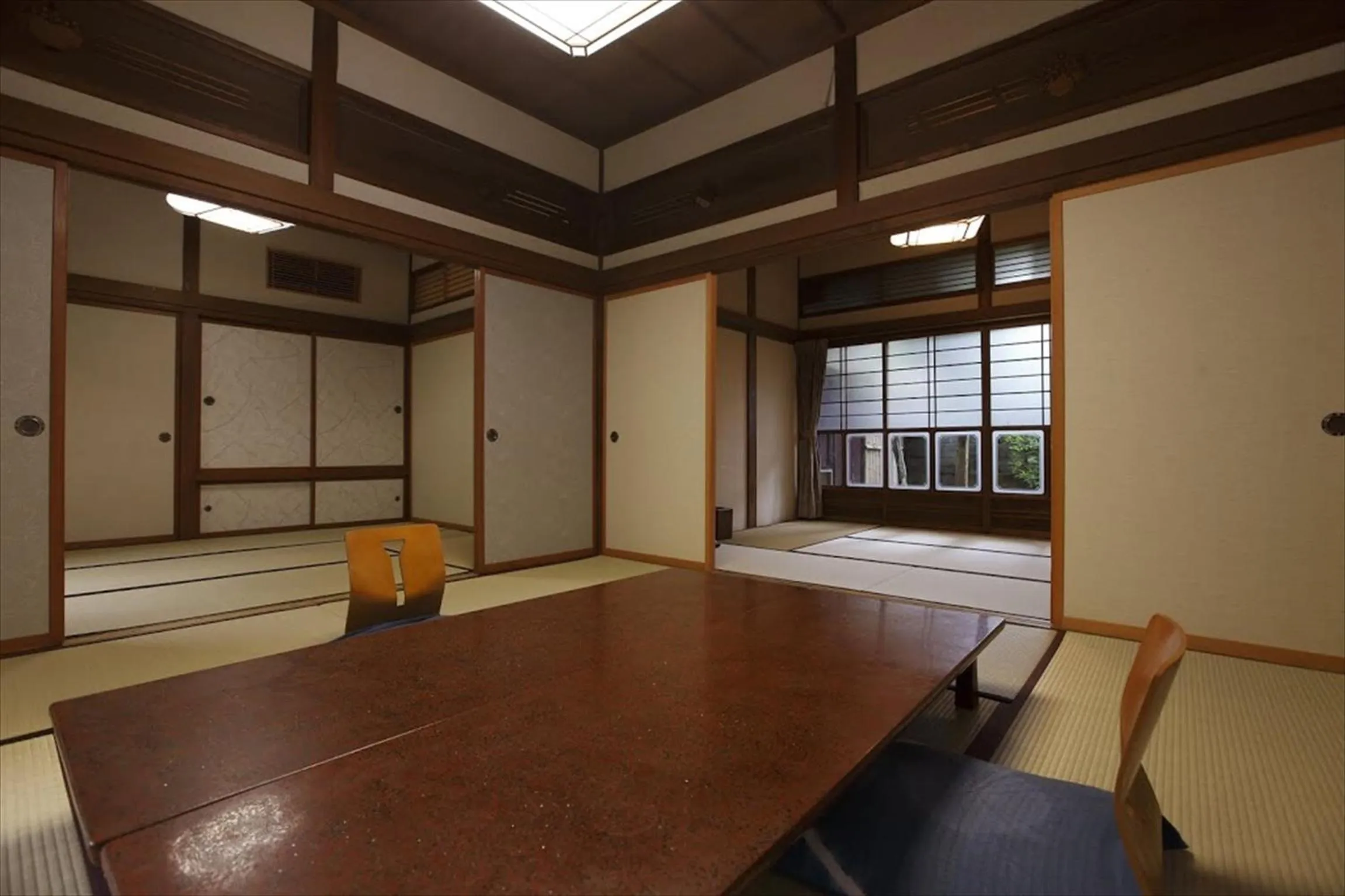 Photo of the whole room in Hazuki