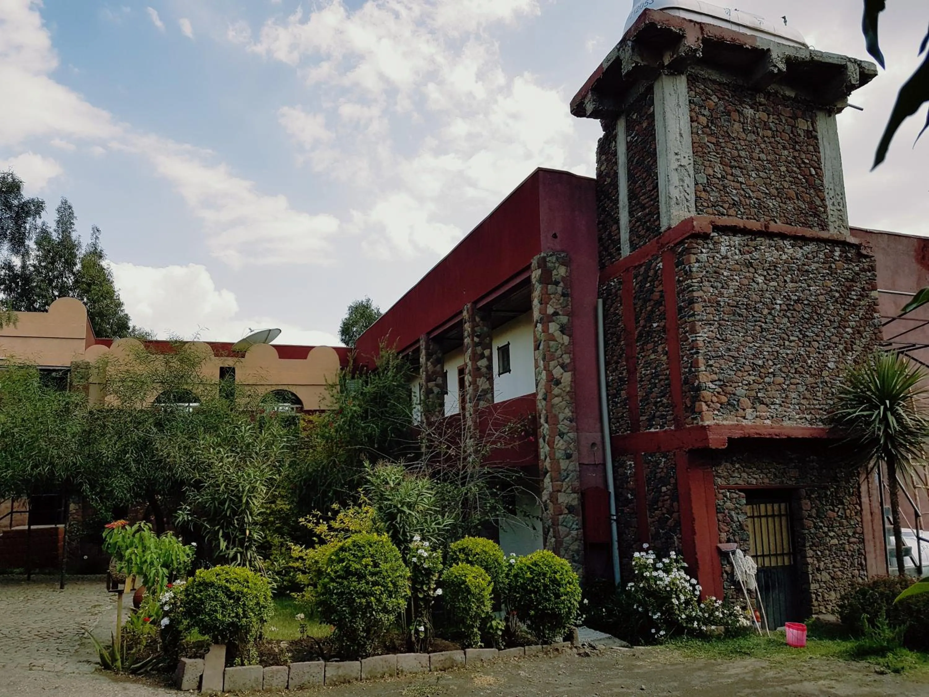 Facade/entrance in Top Twelve Hotel - Lalibela