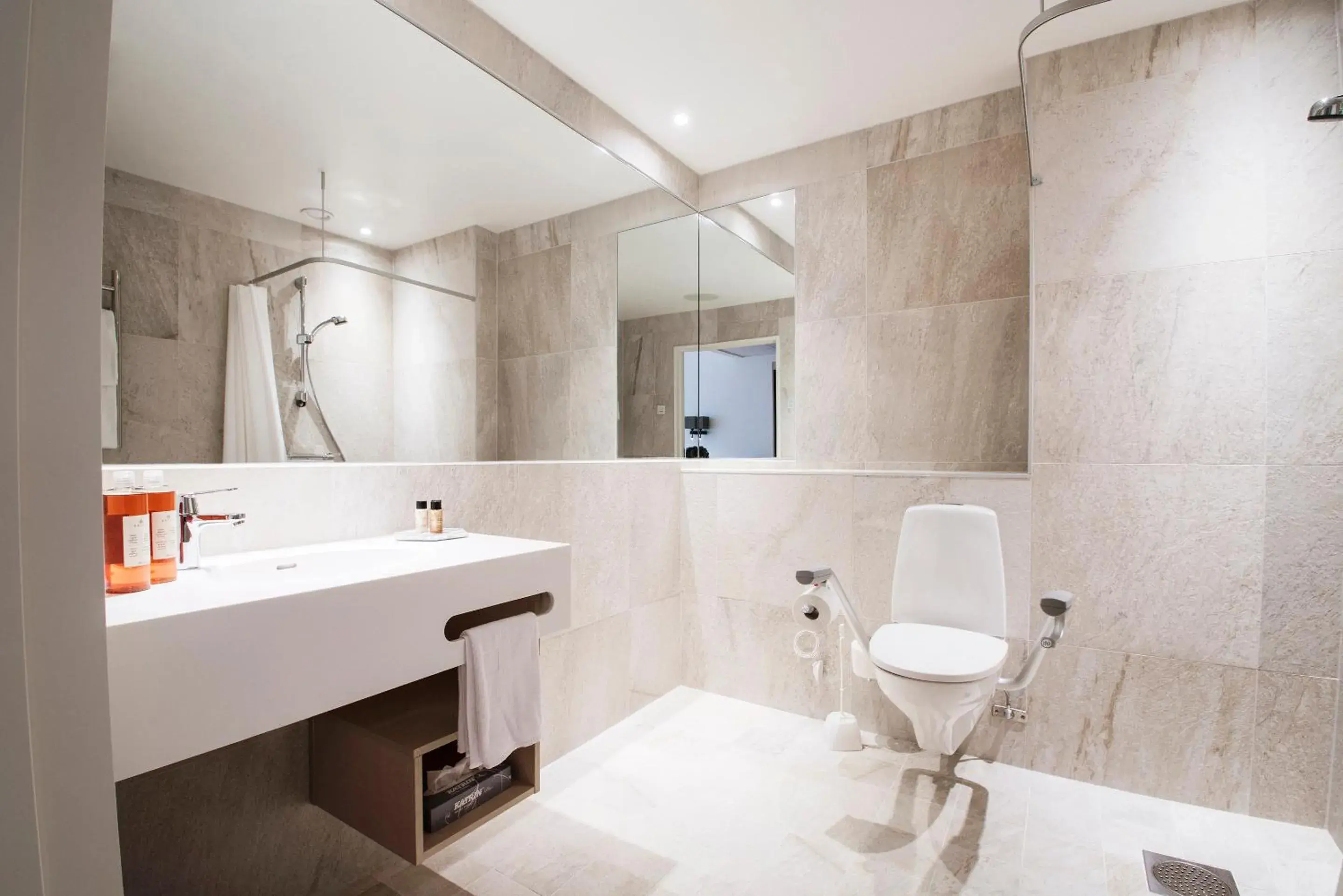 Junior Suite in Best Western RC Hotel Junior Suite in Best Western RC Hotel