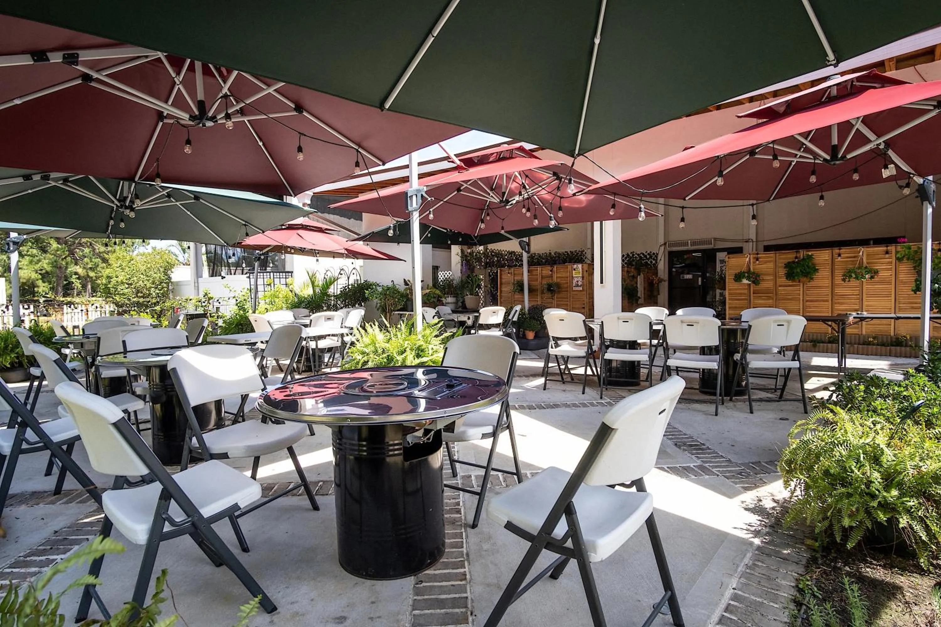 Restaurant/places to eat in Clarks Inn Savannah Airport