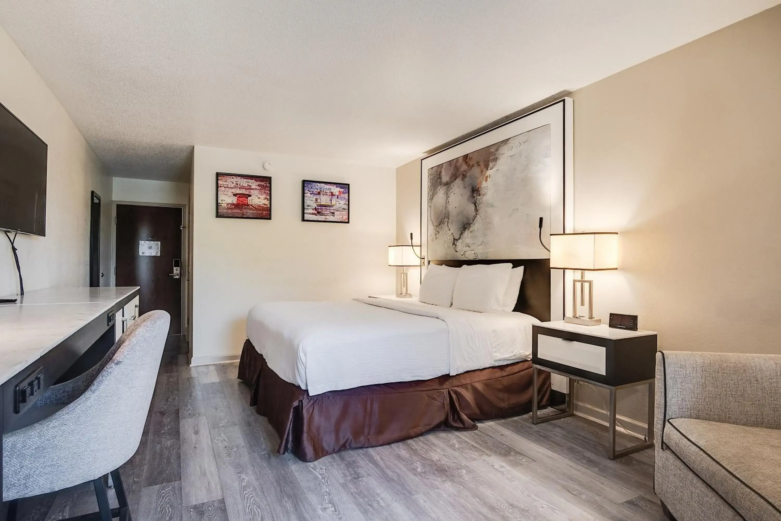 King Room with Roll-in Shower - Mobility Access/Non-Smoking in Clarks Inn Savannah Airport King Room with Roll-in Shower - Mobility Access/Non-Smoking in Clarks Inn Savannah Airport