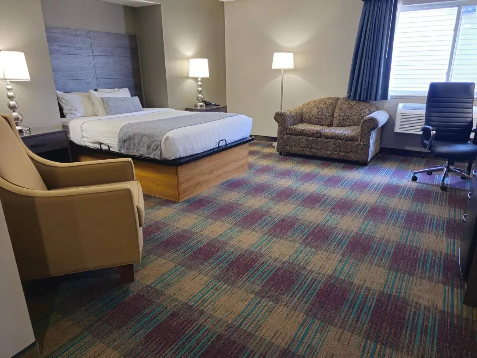 Photo of the whole room, Bed in Baymont by Wyndham Baldwin Photo of the whole room, Bed in Baymont by Wyndham Baldwin