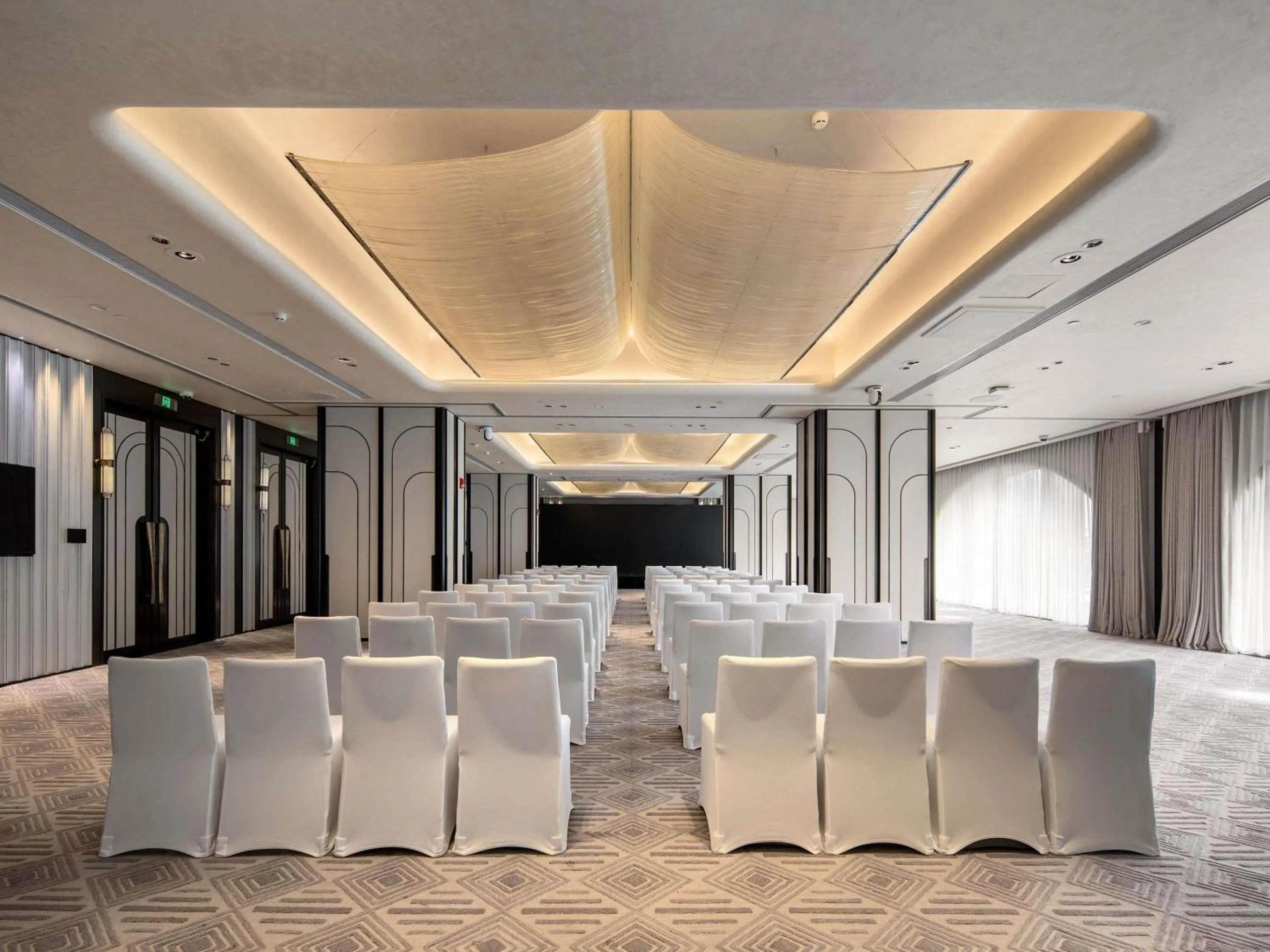Meeting/conference room in Sofitel Shanghai North Bund
