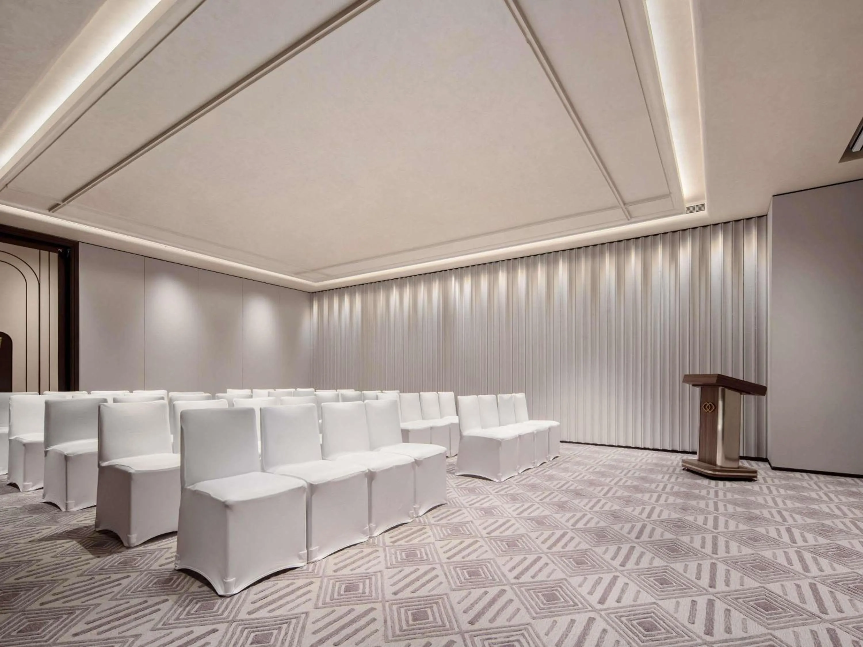 Meeting/conference room in Sofitel Shanghai North Bund